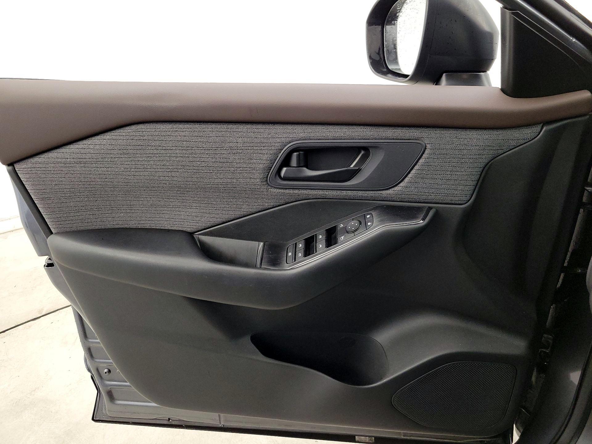 Thumbnail: 2023 Nissan Rogue - 12