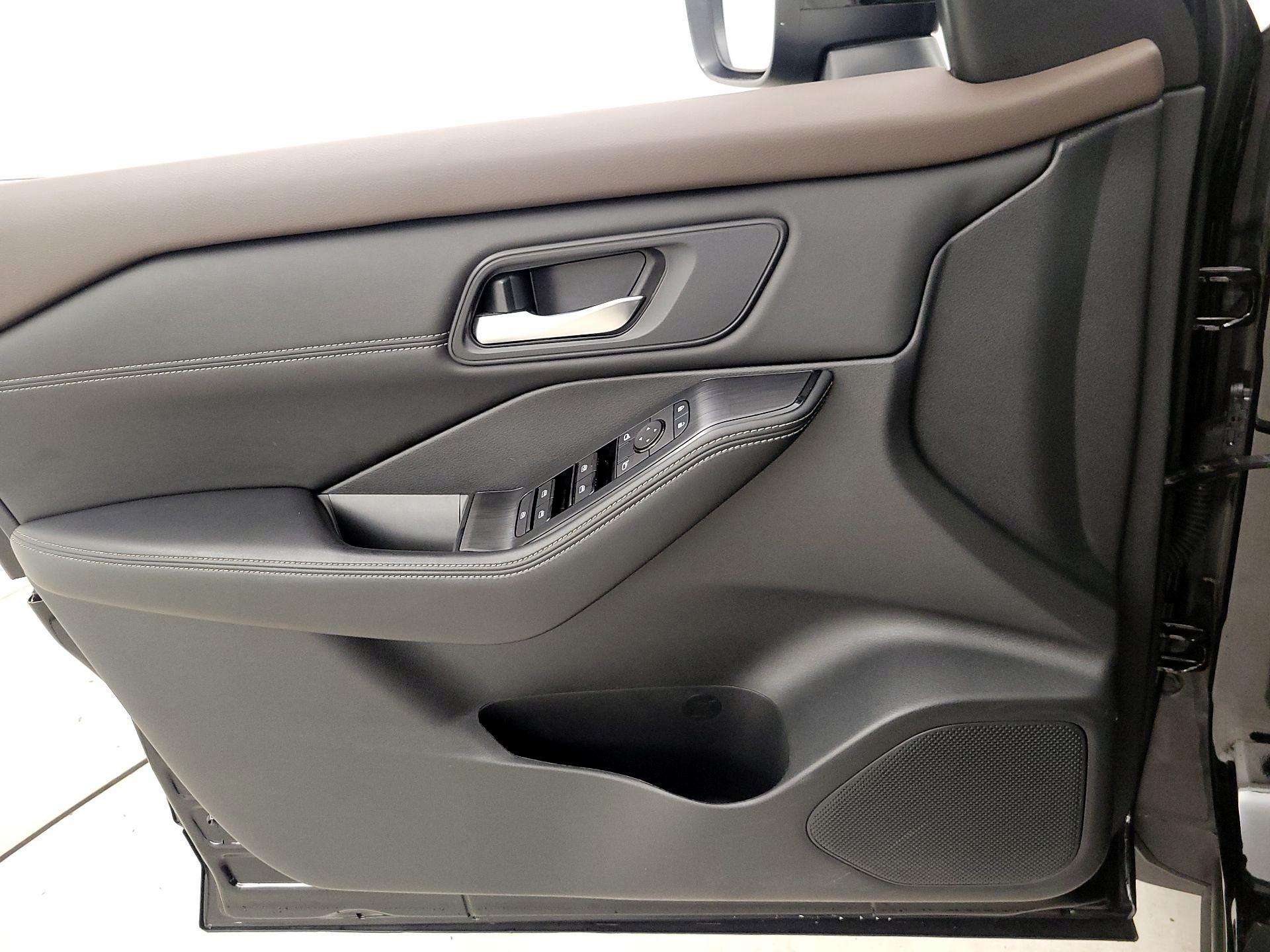 Thumbnail: 2022 Nissan Rogue - 12