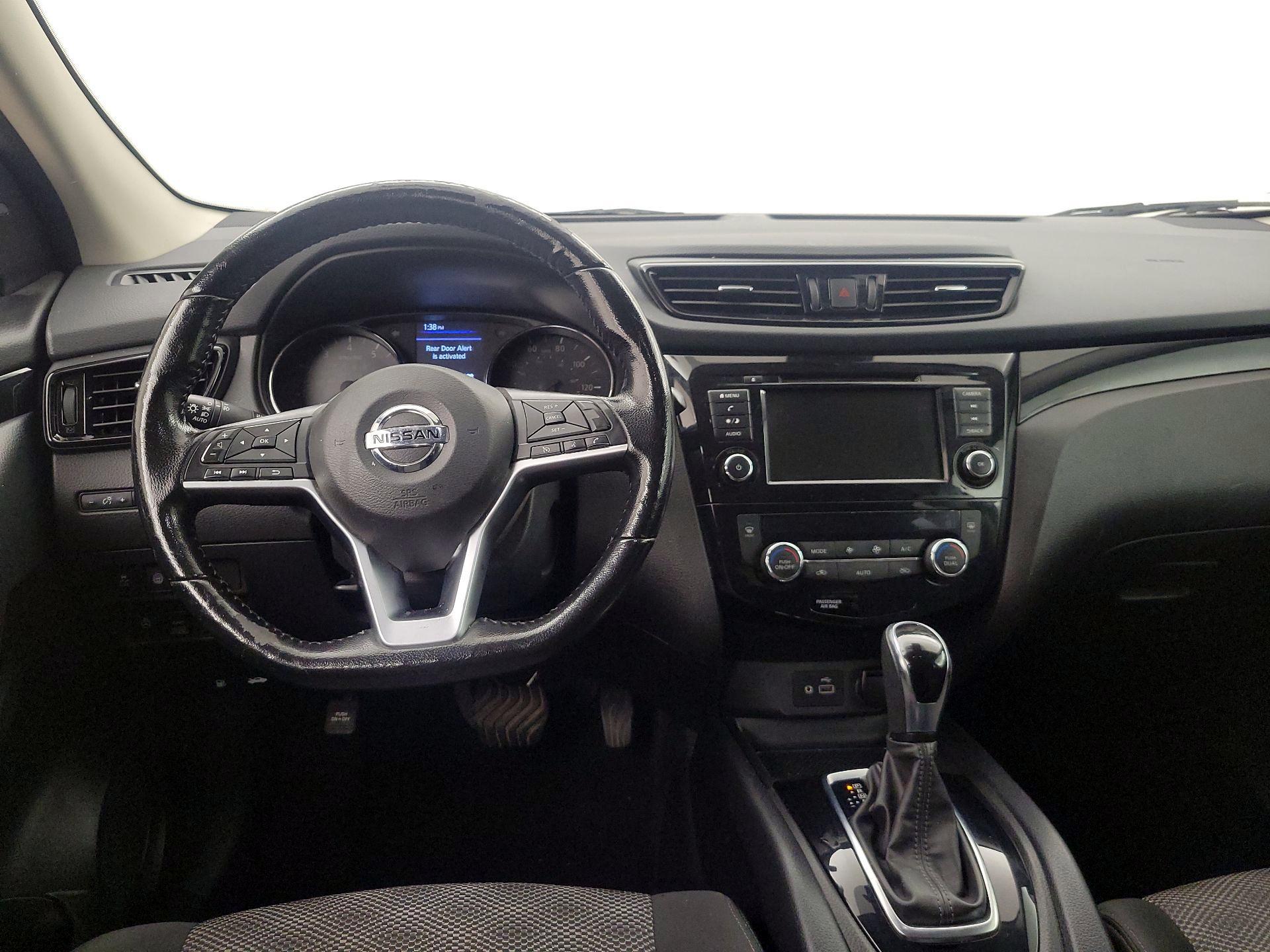 Thumbnail: 2021 Nissan Rogue Sport - 10