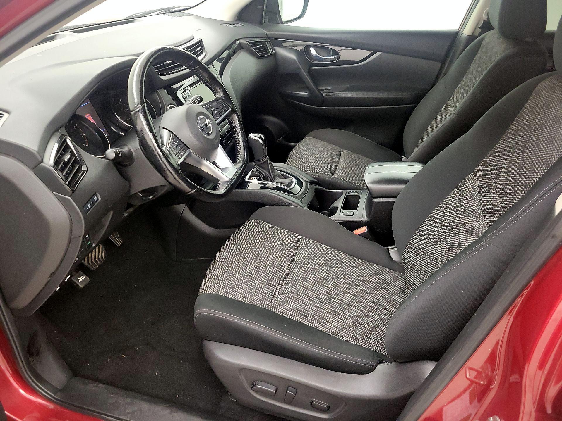 Thumbnail: 2021 Nissan Rogue Sport - 11