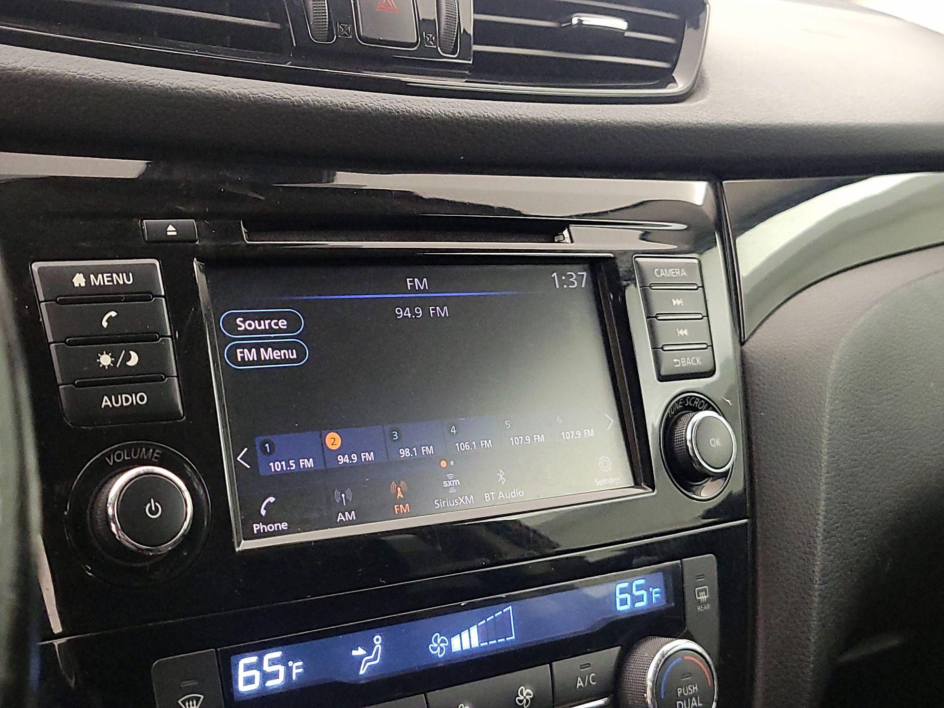 Thumbnail: 2021 Nissan Rogue Sport - 15