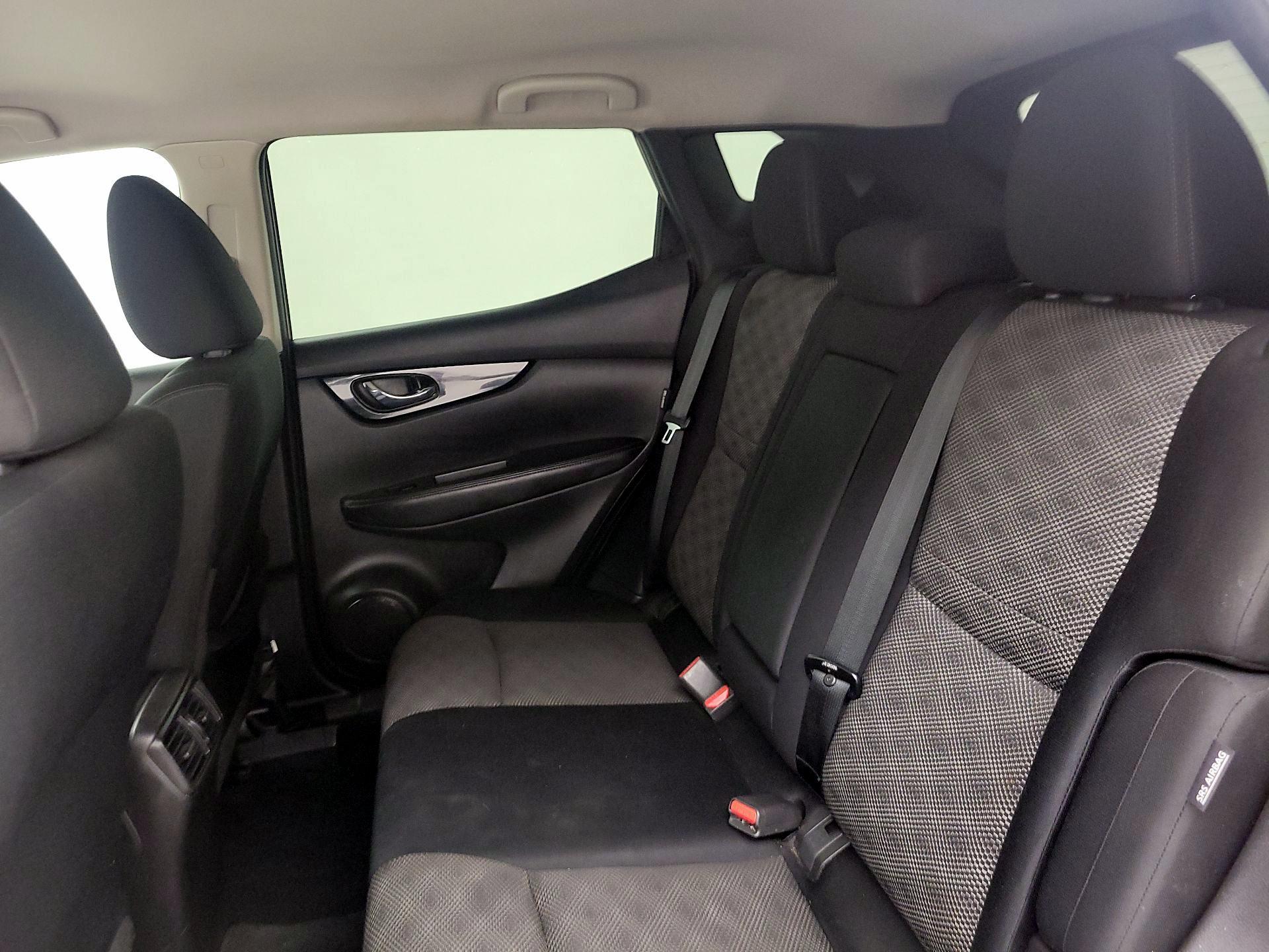 Thumbnail: 2021 Nissan Rogue Sport - 19