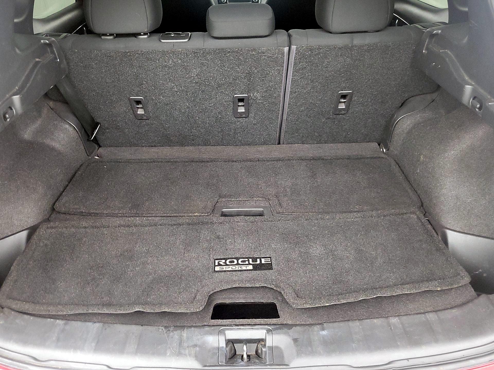 Thumbnail: 2021 Nissan Rogue Sport - 20