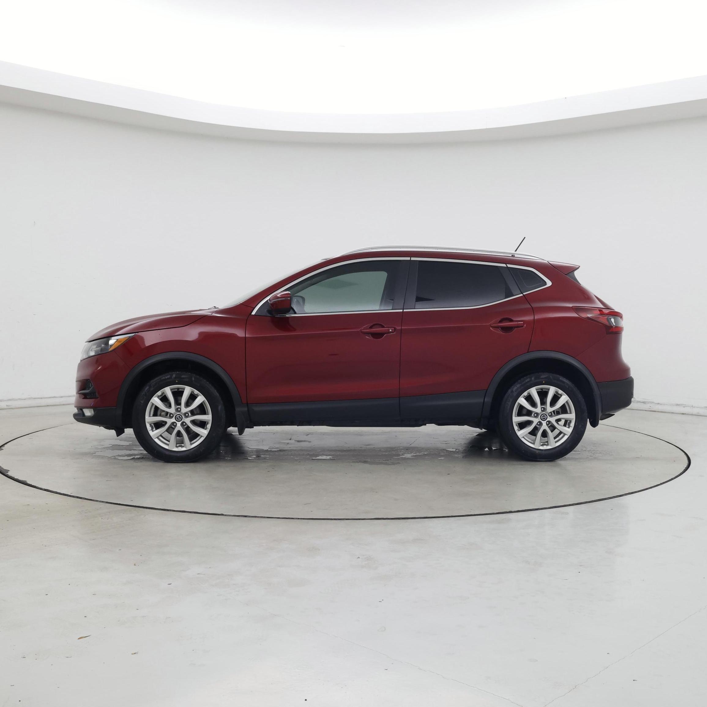 Thumbnail: 2021 Nissan Rogue Sport - 3