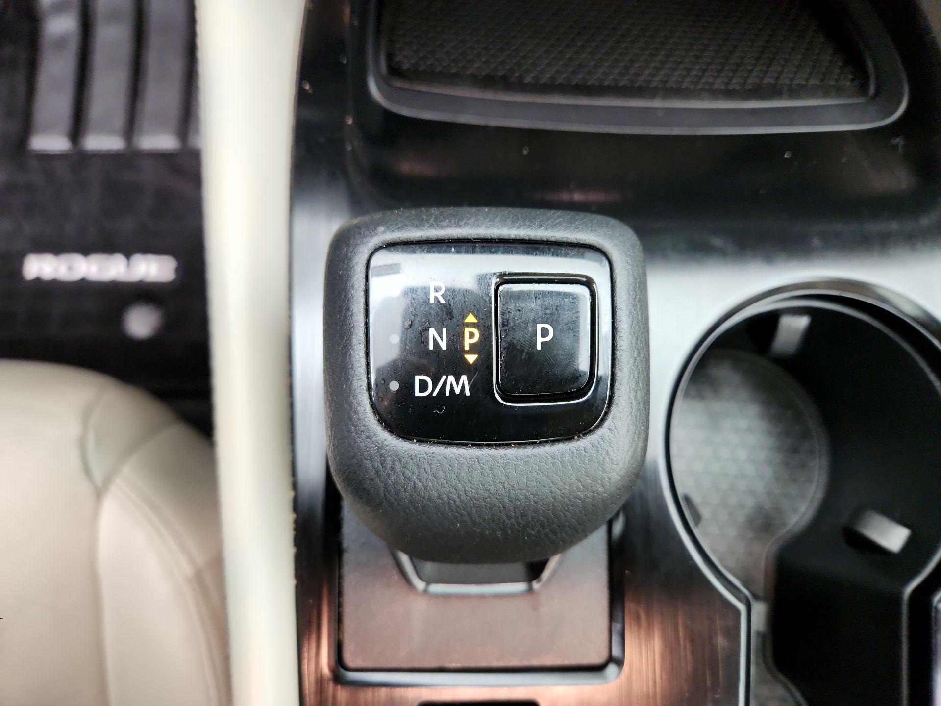 Thumbnail: 2022 Nissan Rogue - 18