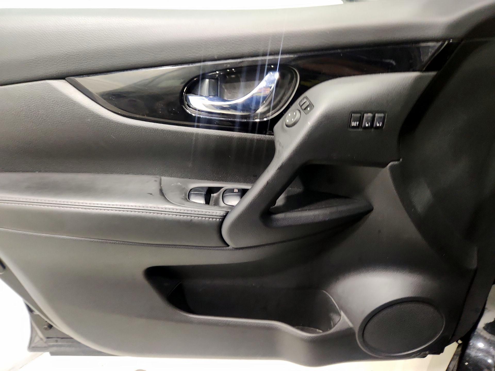 Thumbnail: 2022 Nissan Rogue Sport - 12