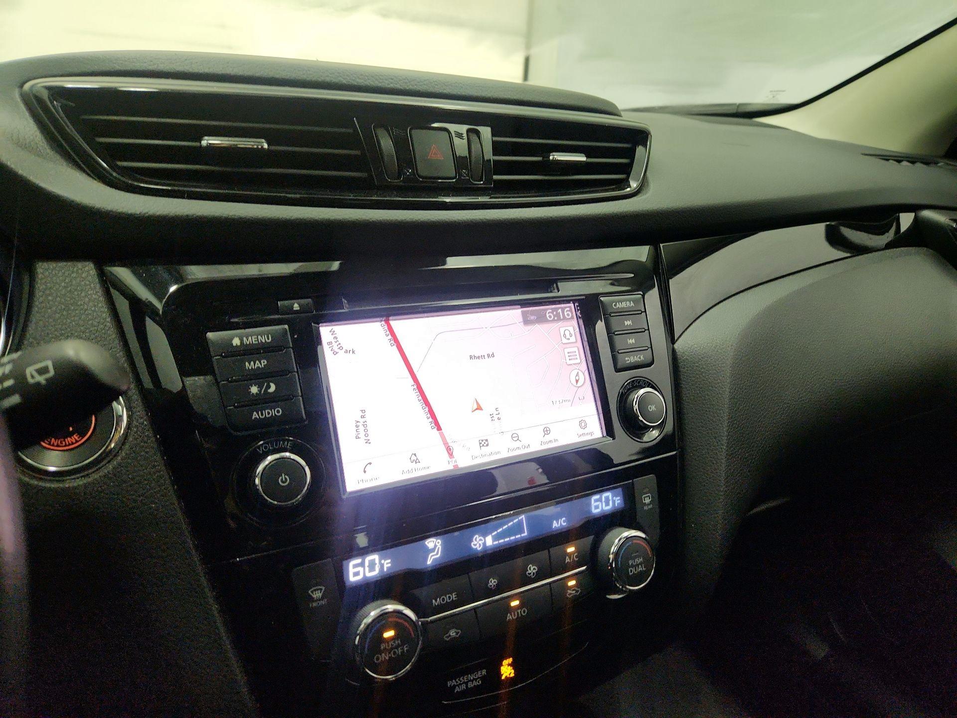 Thumbnail: 2022 Nissan Rogue Sport - 14