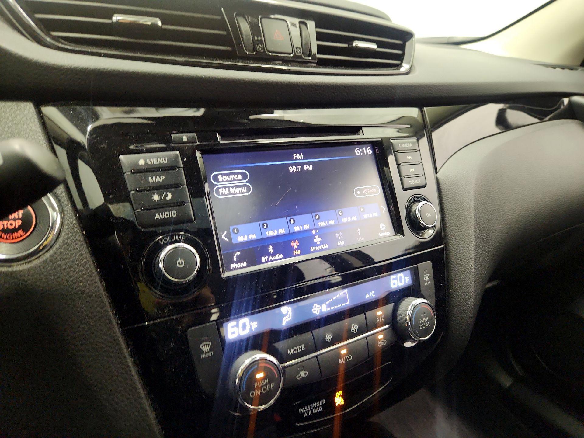 Thumbnail: 2022 Nissan Rogue Sport - 16