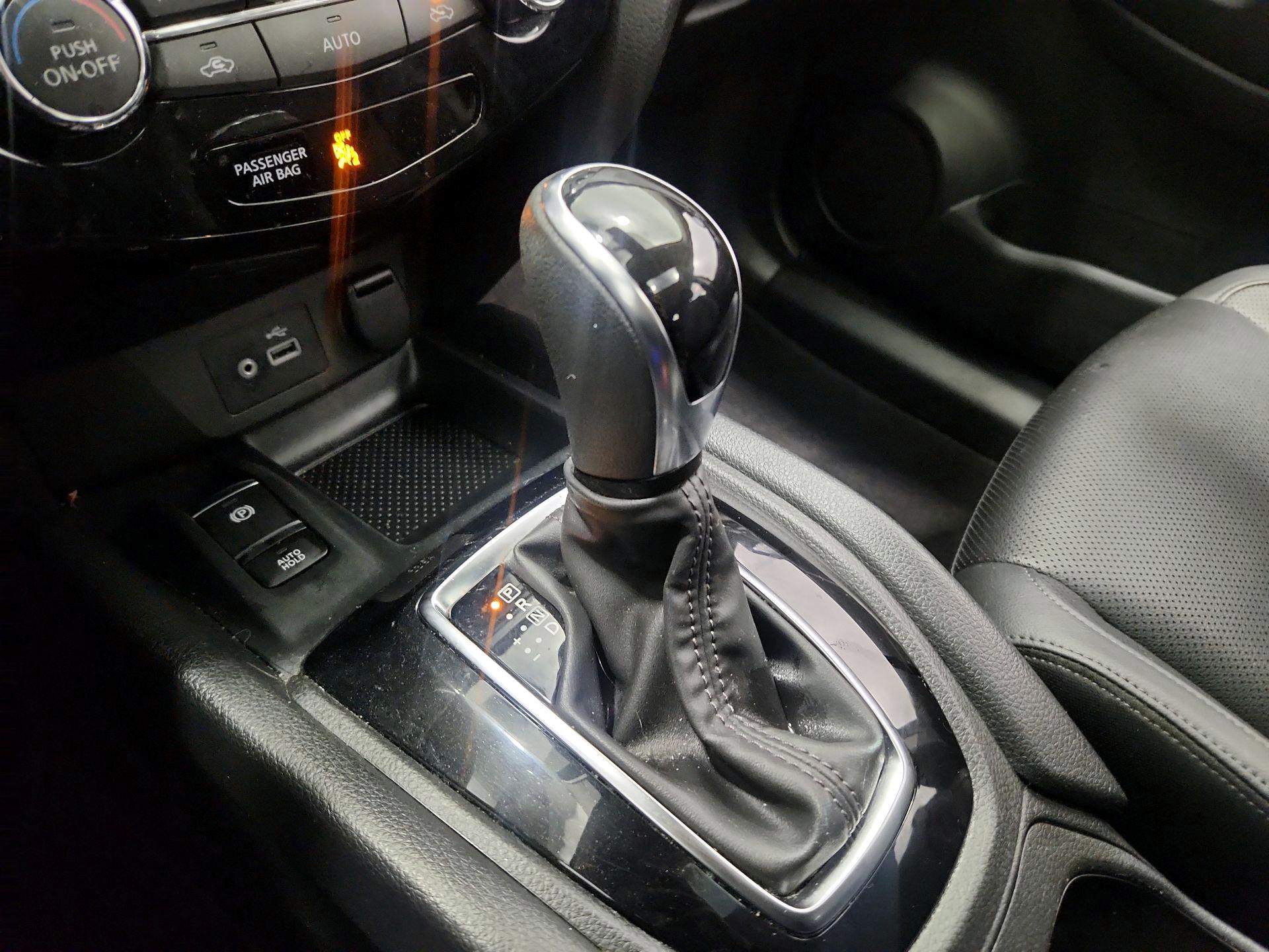 Thumbnail: 2022 Nissan Rogue Sport - 18