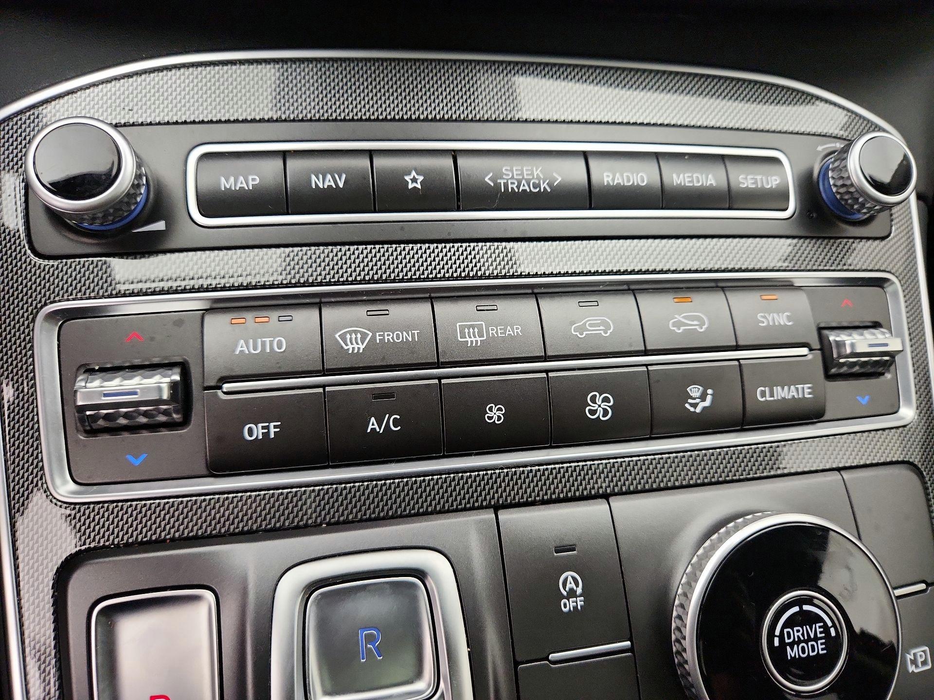 Thumbnail: 2023 Hyundai Santa Fe - 17