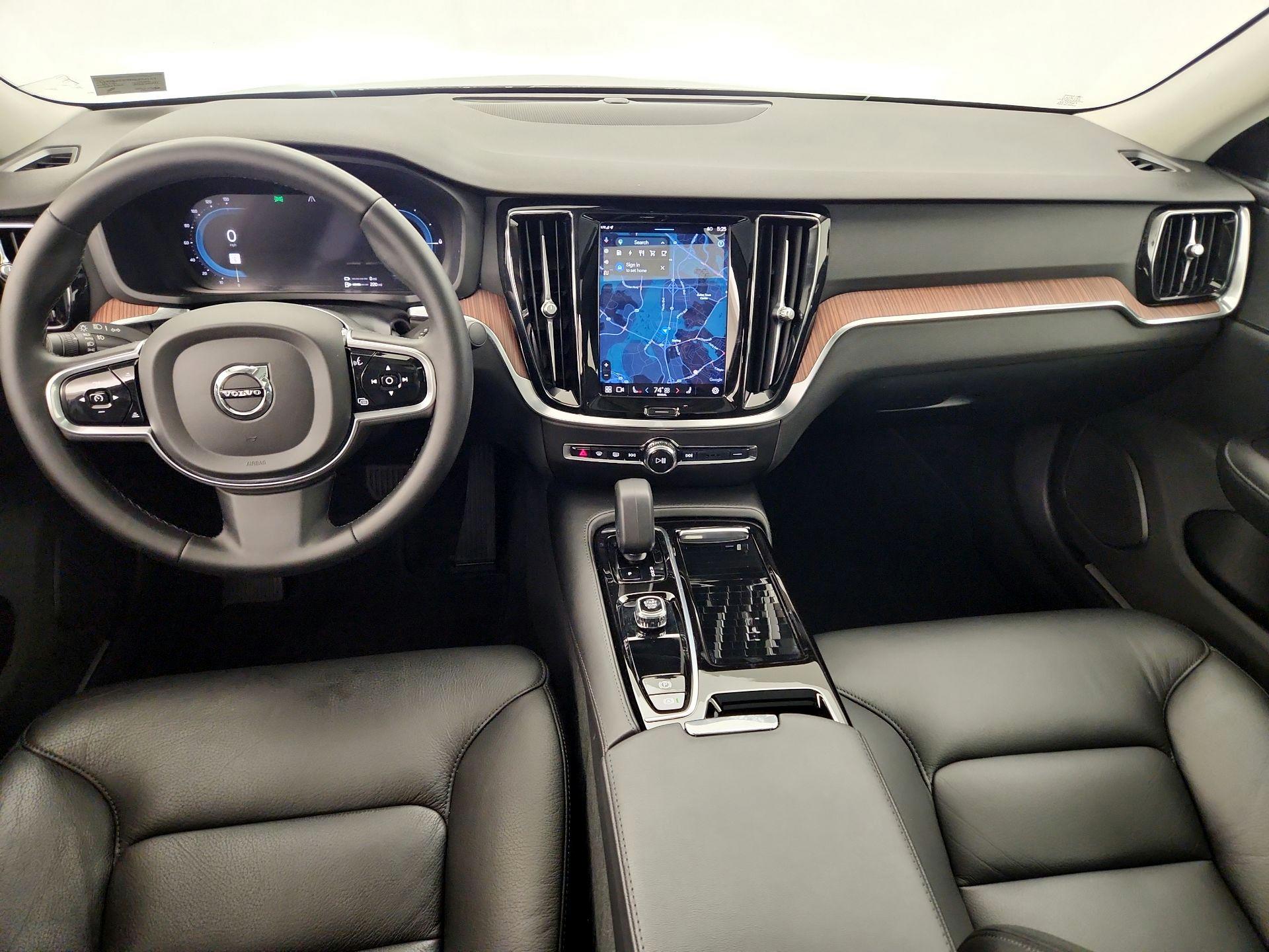 Thumbnail: 2023 Volvo S60 - 9