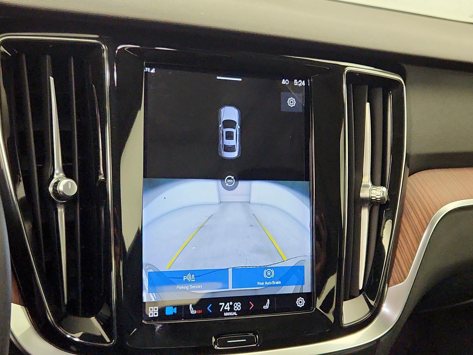 Thumbnail: 2023 Volvo S60 - 15