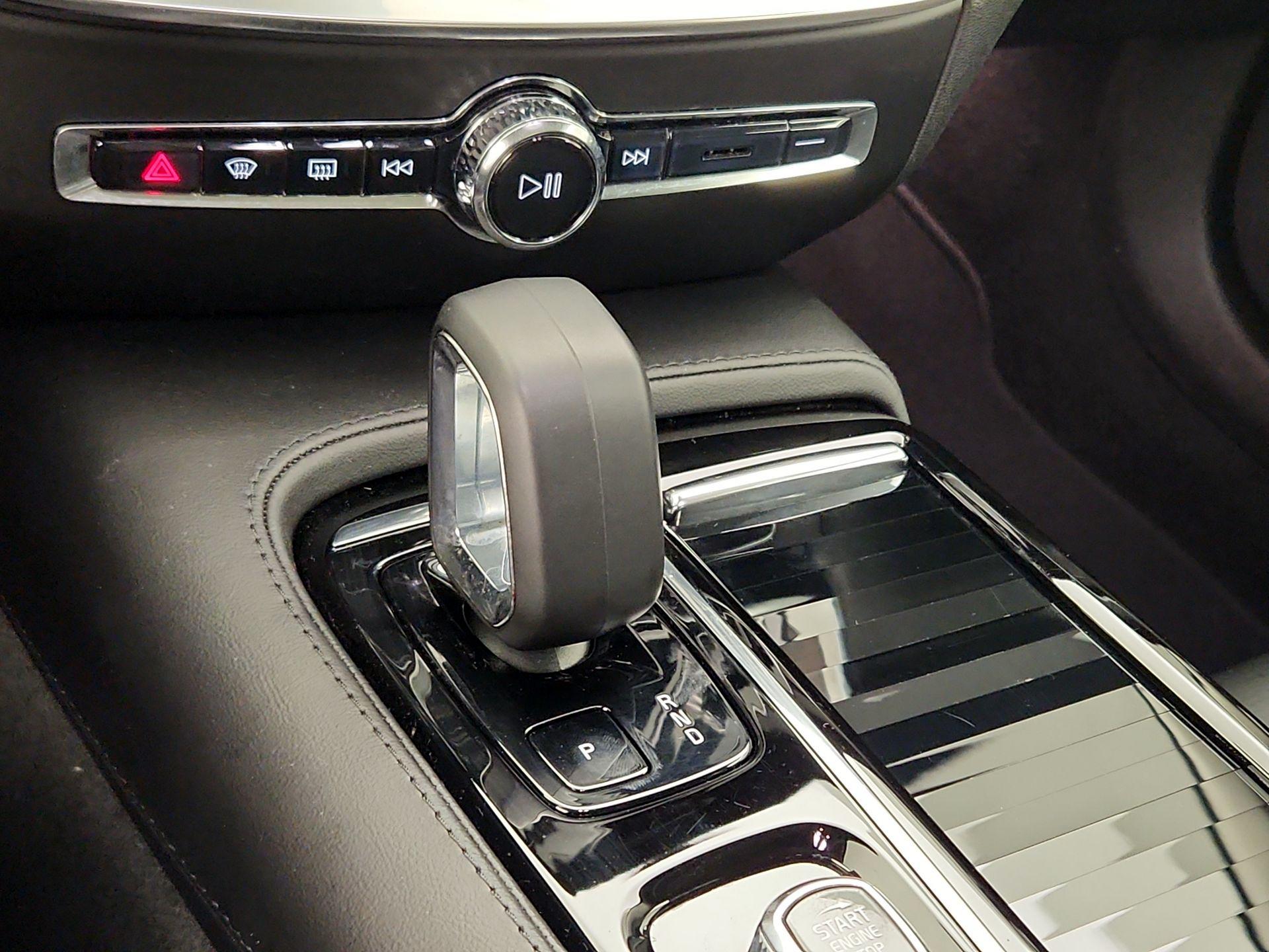 Thumbnail: 2023 Volvo S60 - 18