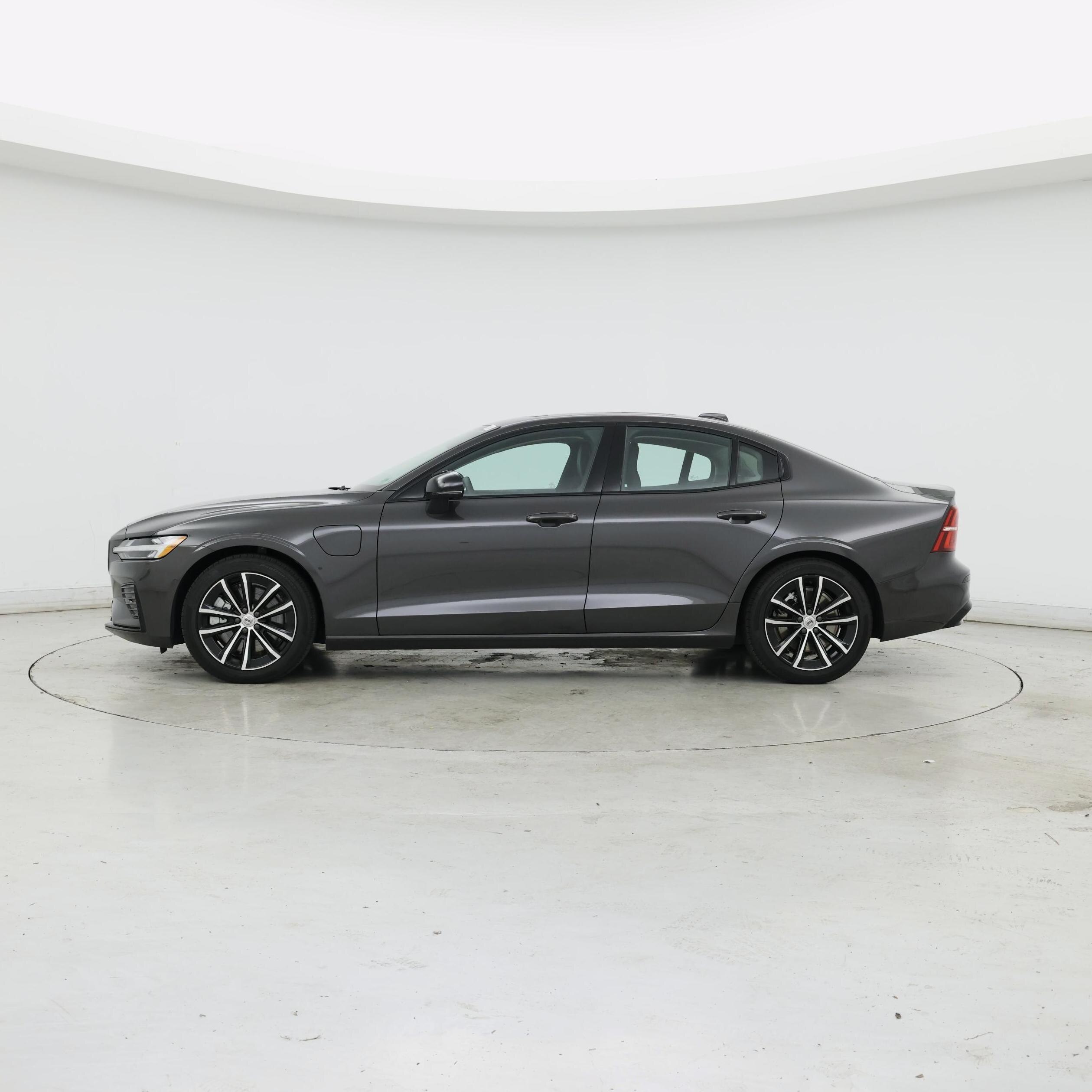 Thumbnail: 2023 Volvo S60 - 3