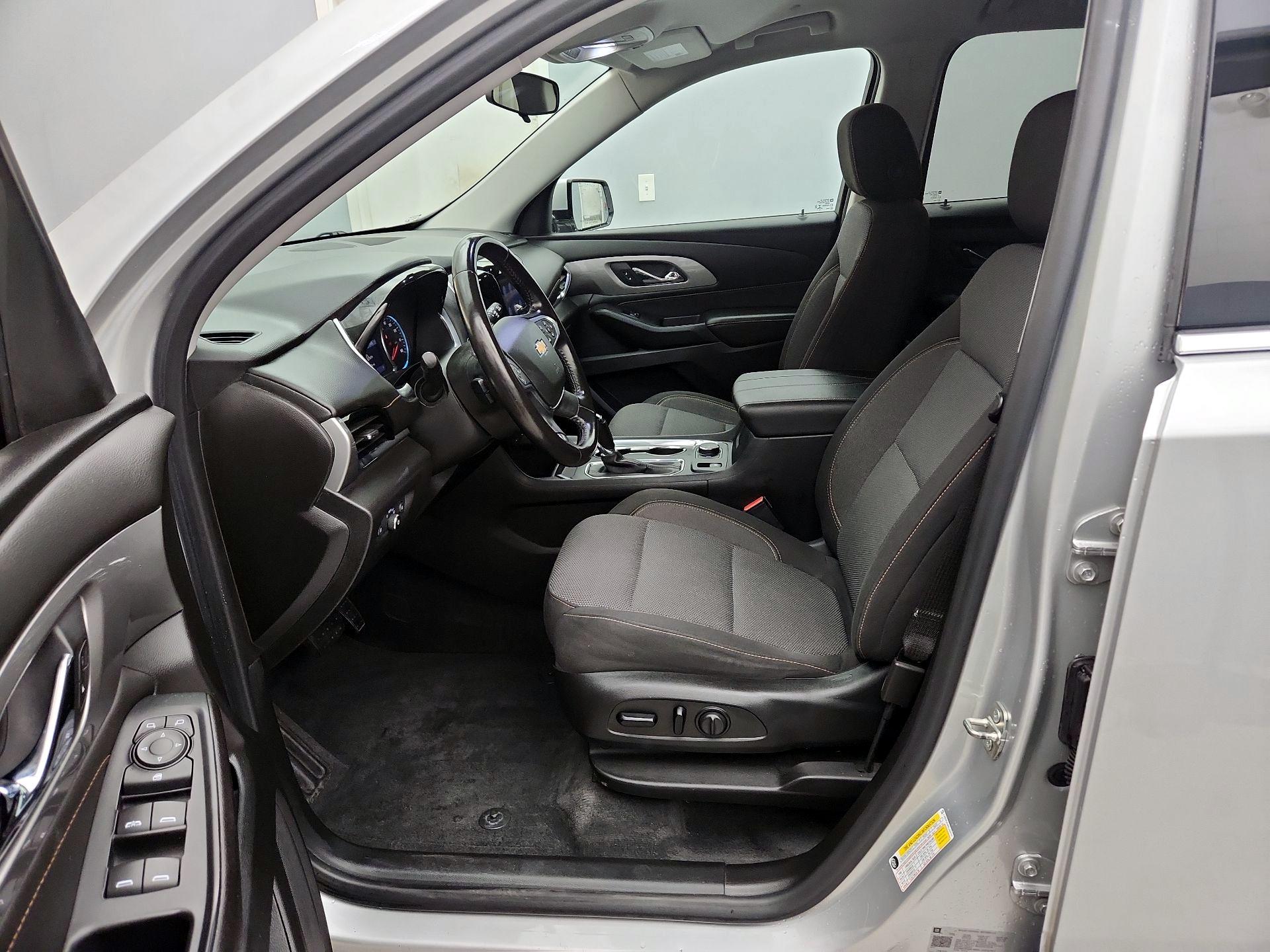 Thumbnail: 2020 Chevrolet Traverse - 11