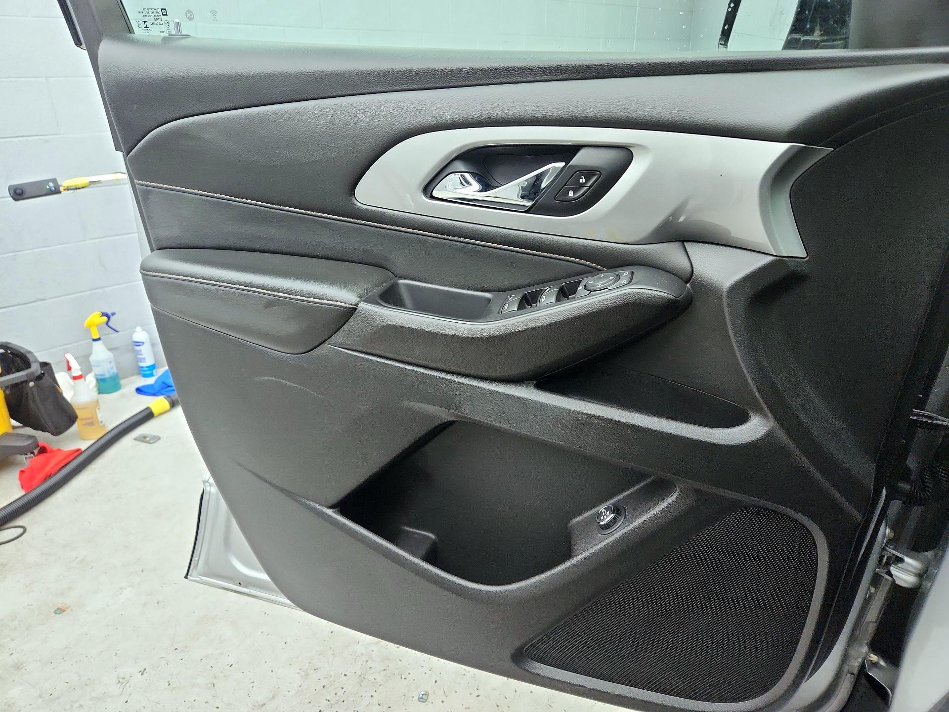 Thumbnail: 2020 Chevrolet Traverse - 12