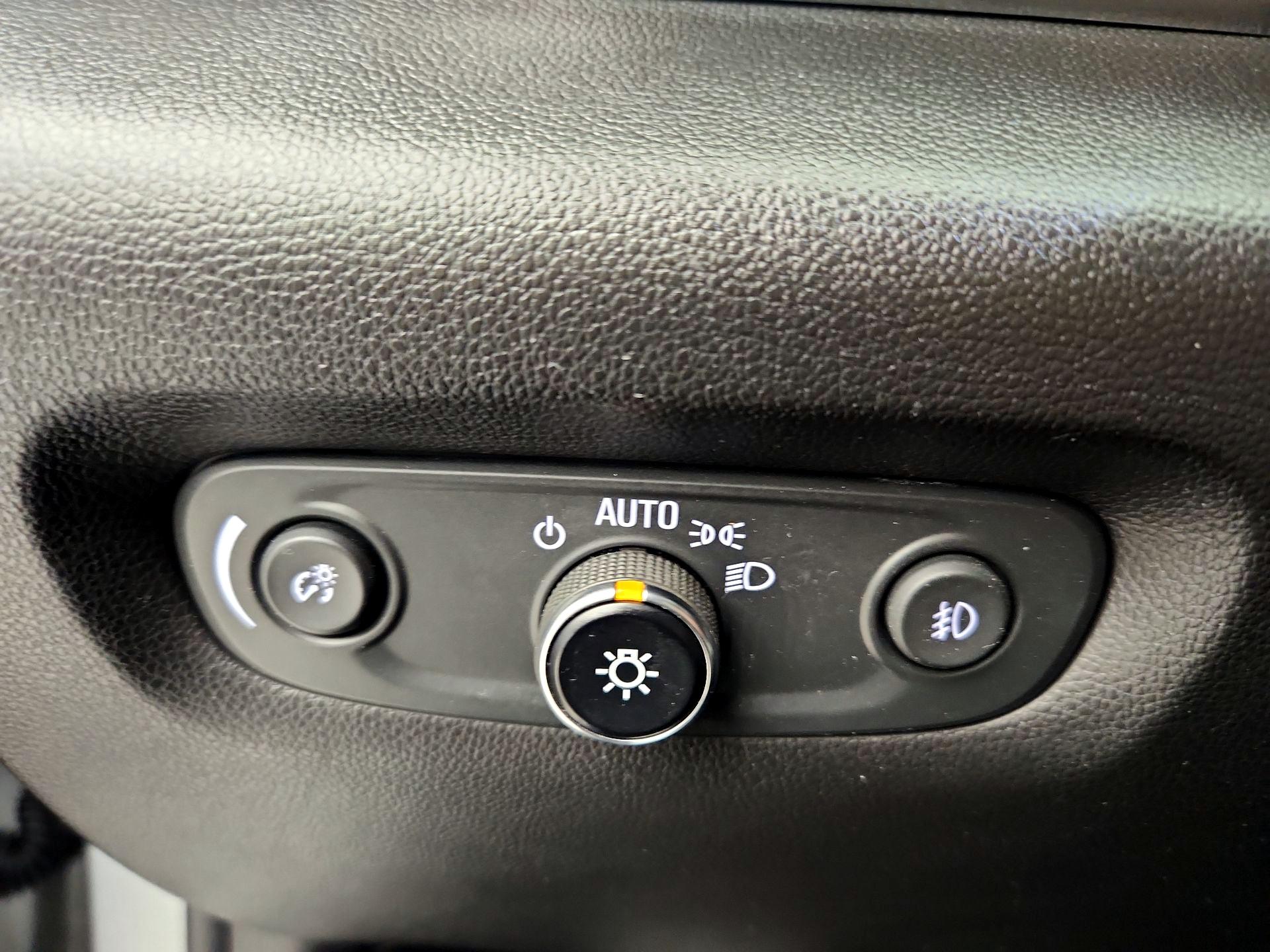 Thumbnail: 2020 Chevrolet Traverse - 13