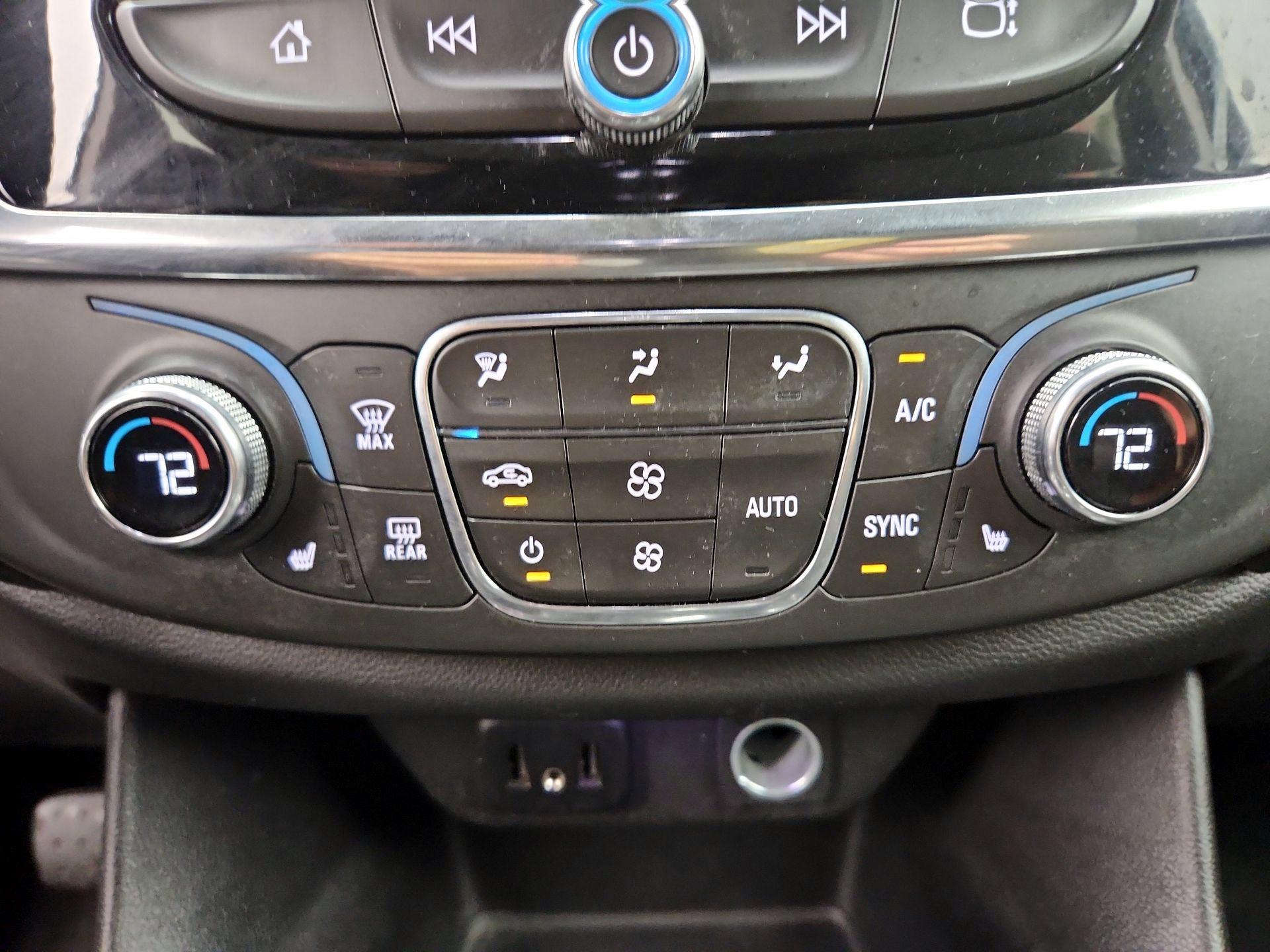 Thumbnail: 2020 Chevrolet Traverse - 16