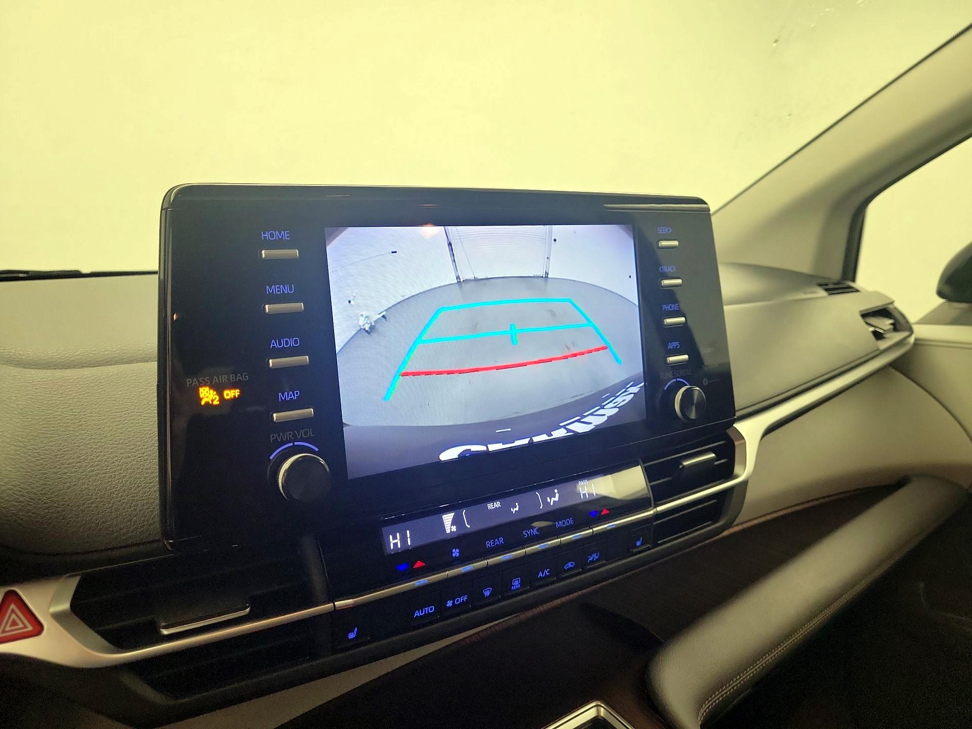 Thumbnail: 2022 Toyota Sienna - 14