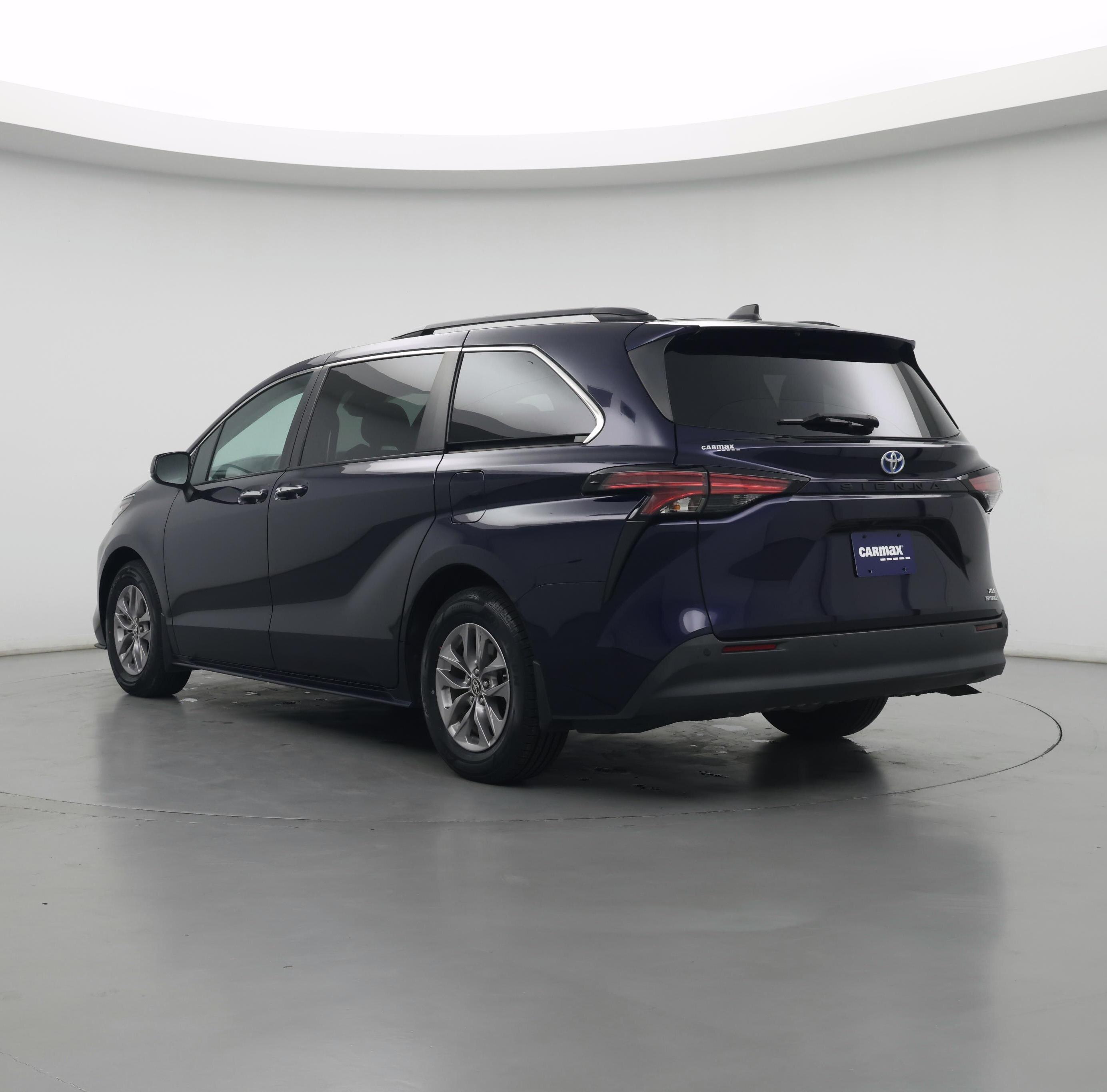 Thumbnail: 2022 Toyota Sienna - 2