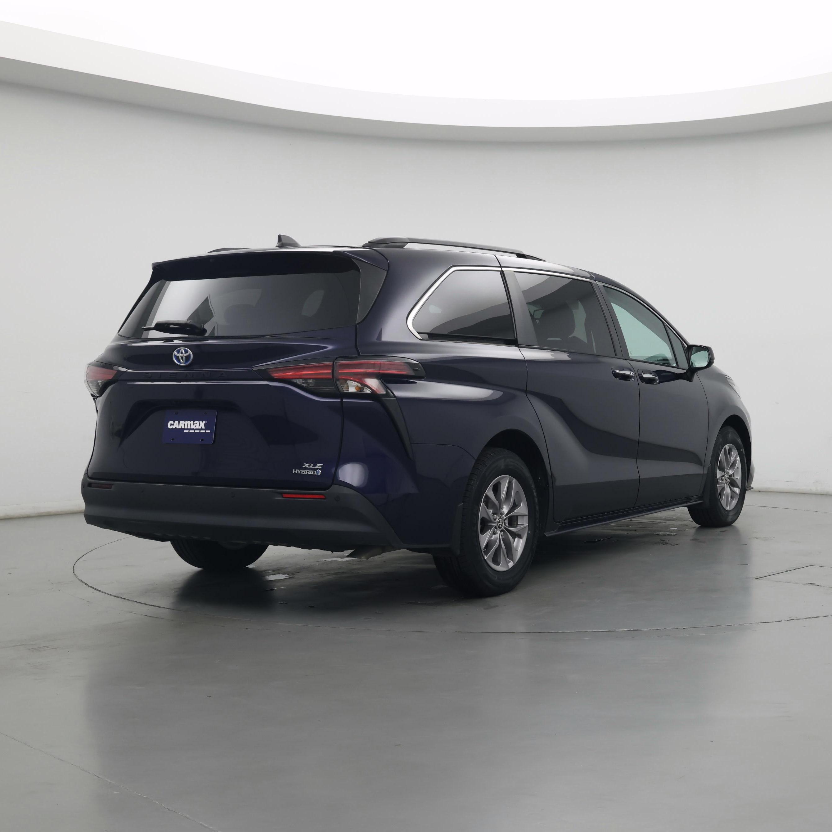 Thumbnail: 2022 Toyota Sienna - 8