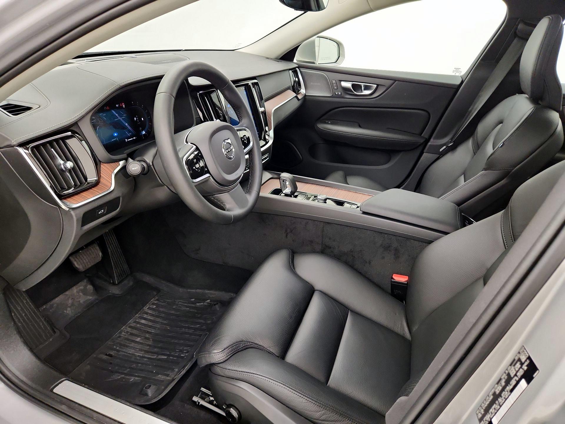 Thumbnail: 2023 Volvo S60 - 11
