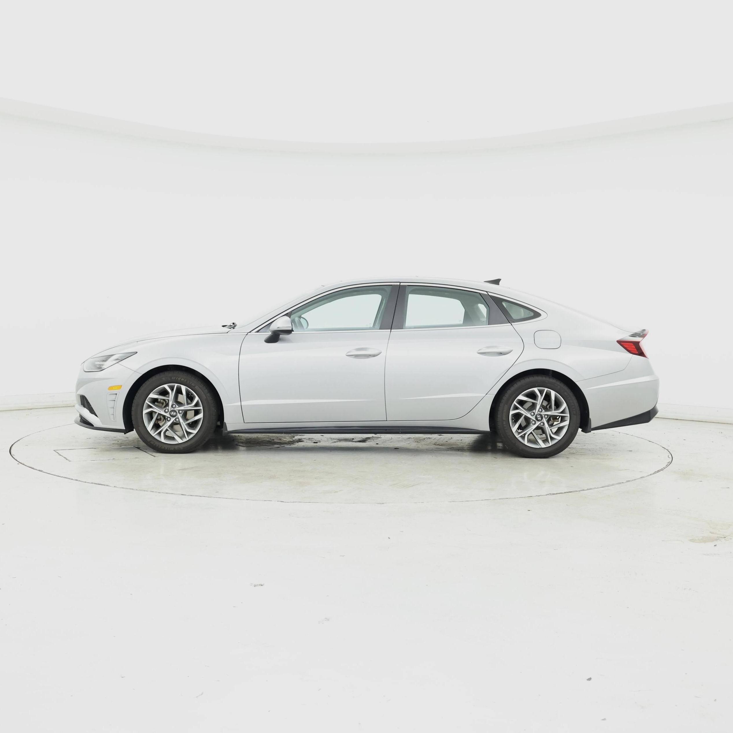 Thumbnail: 2023 Hyundai Sonata - 3