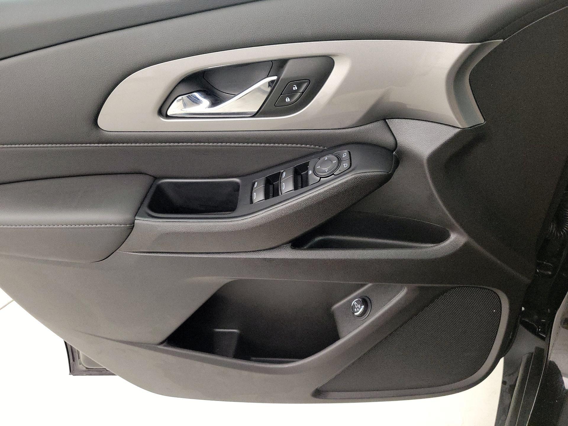 Thumbnail: 2023 Chevrolet Traverse - 12