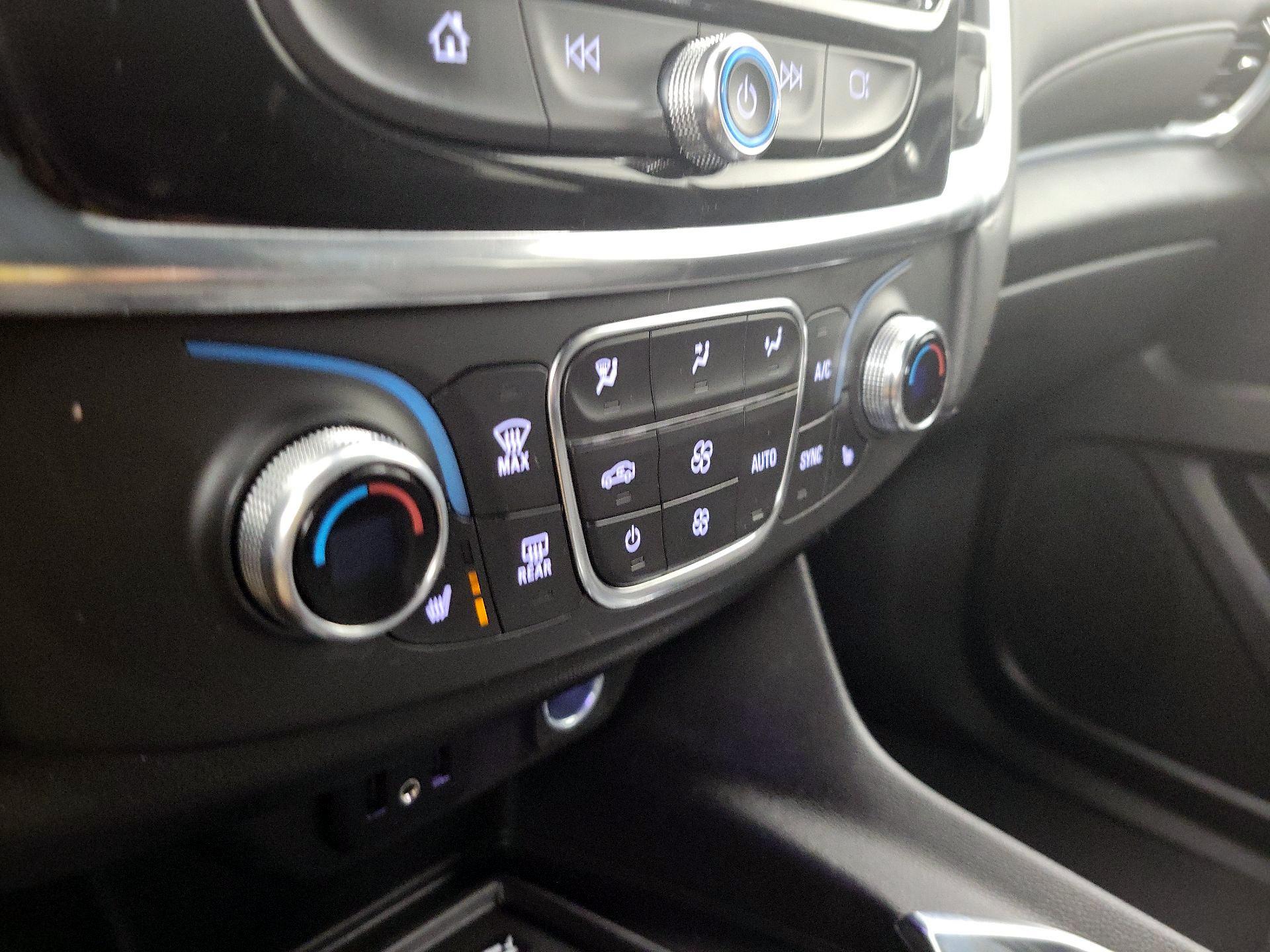 Thumbnail: 2023 Chevrolet Traverse - 16