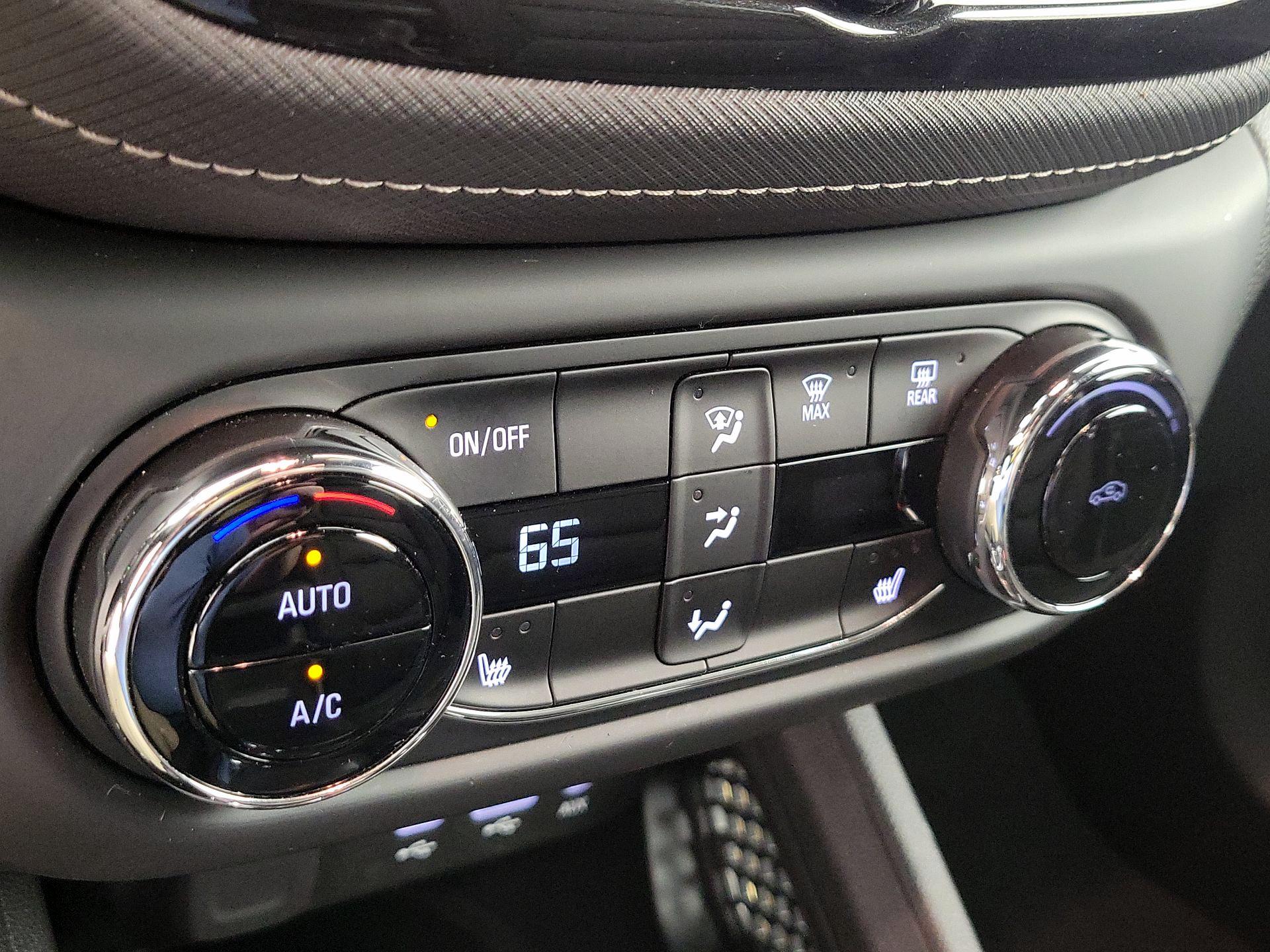 Thumbnail: 2022 Chevrolet TrailBlazer - 16