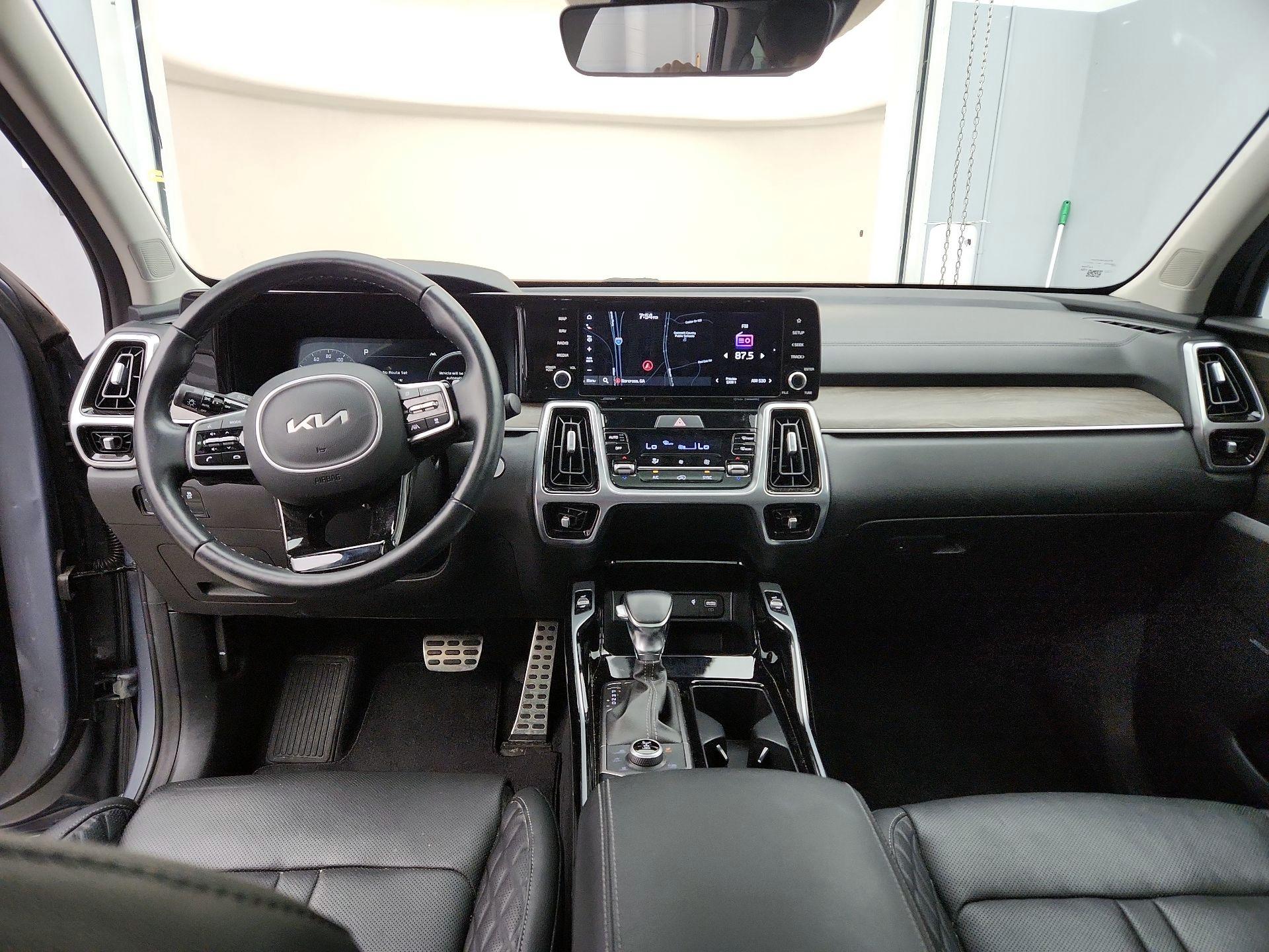 Thumbnail: 2022 Kia Sorento - 9