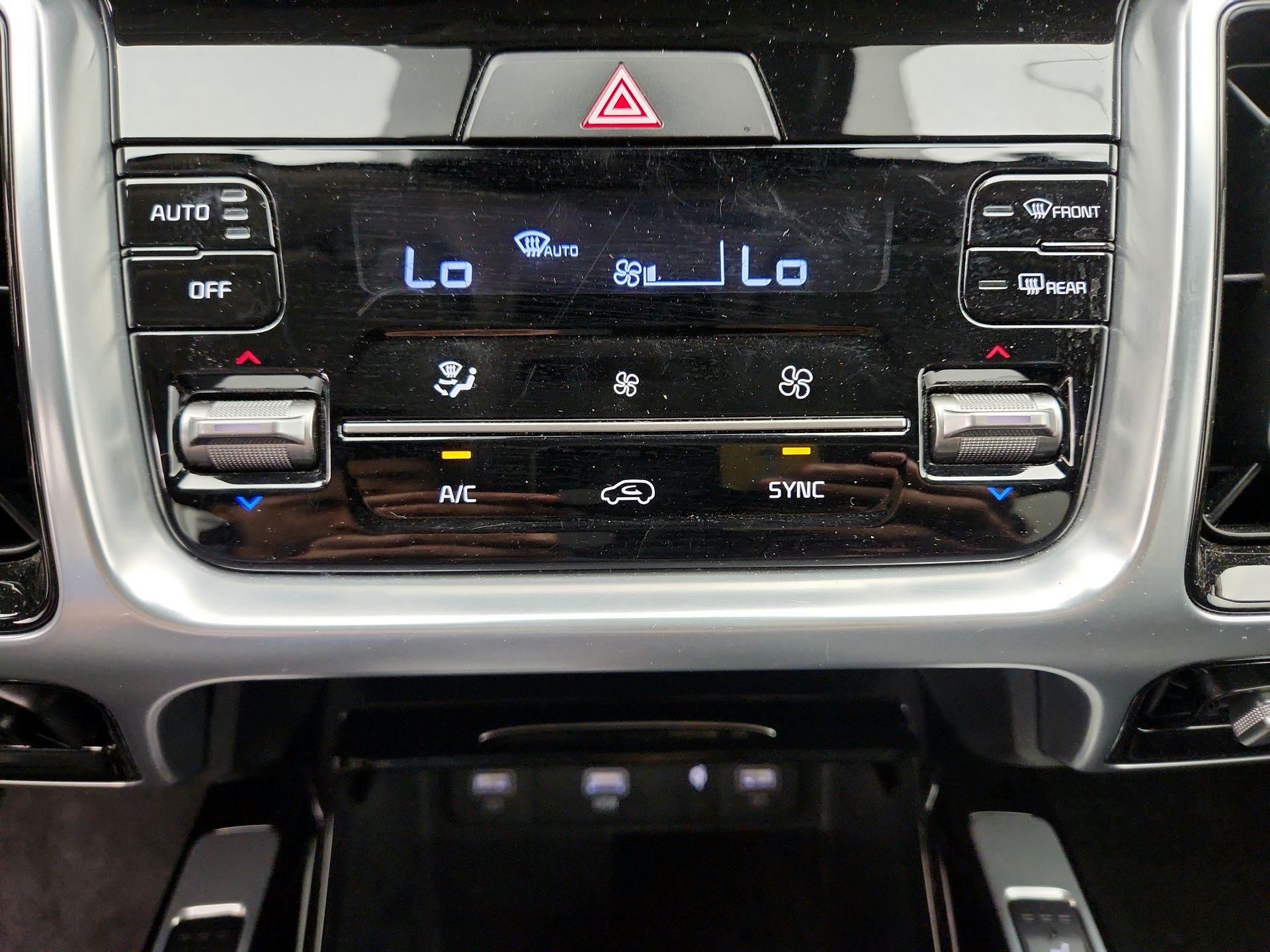 Thumbnail: 2022 Kia Sorento - 17
