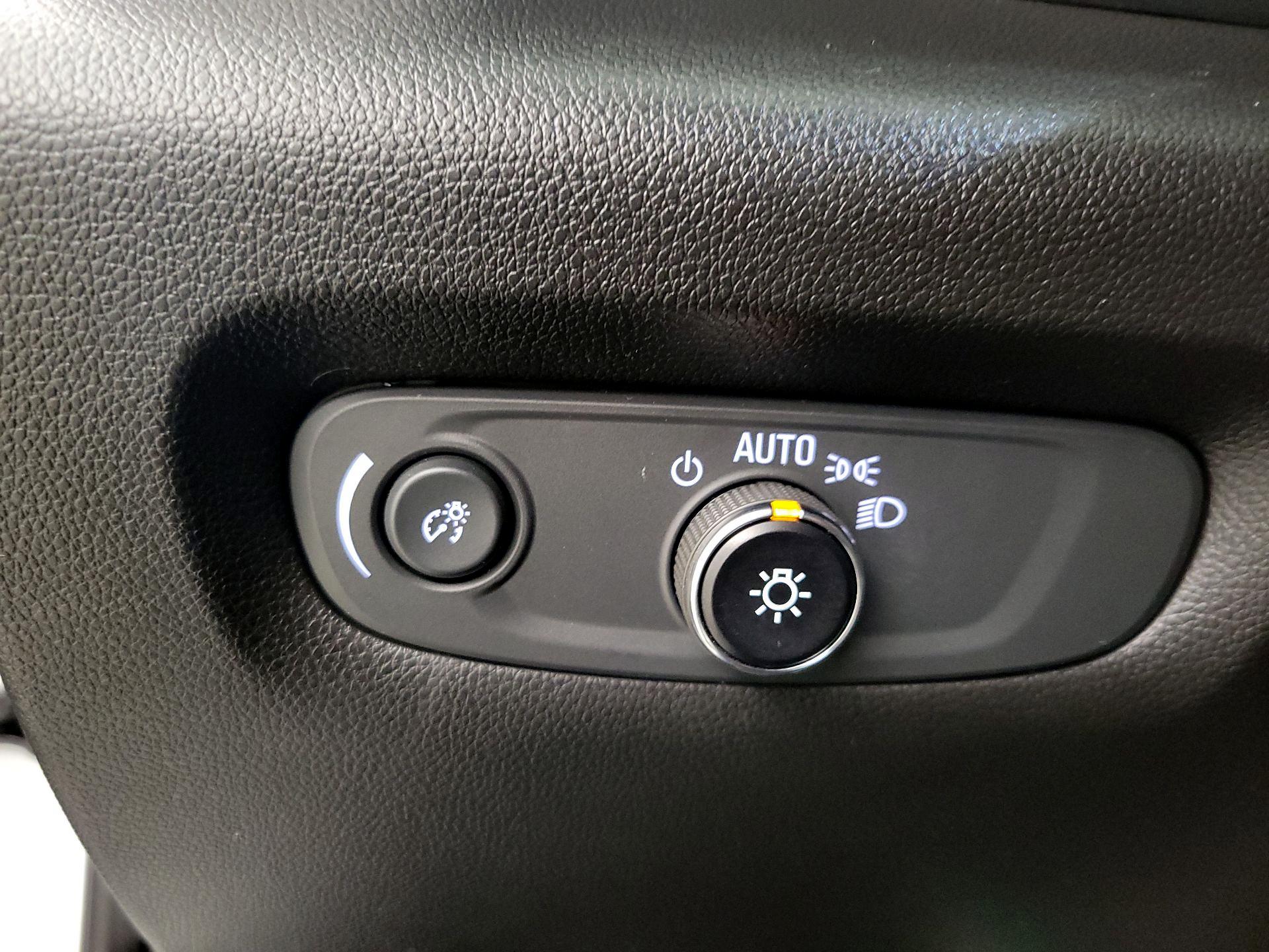 Thumbnail: 2023 Chevrolet Traverse - 11