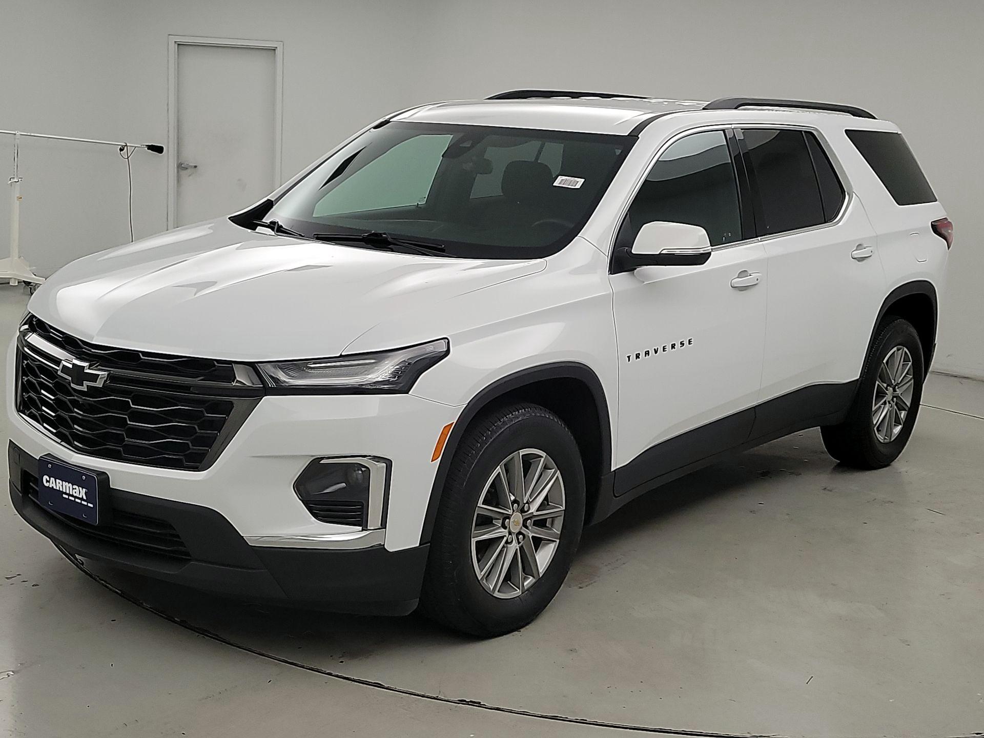 Thumbnail: 2023 Chevrolet Traverse - 3