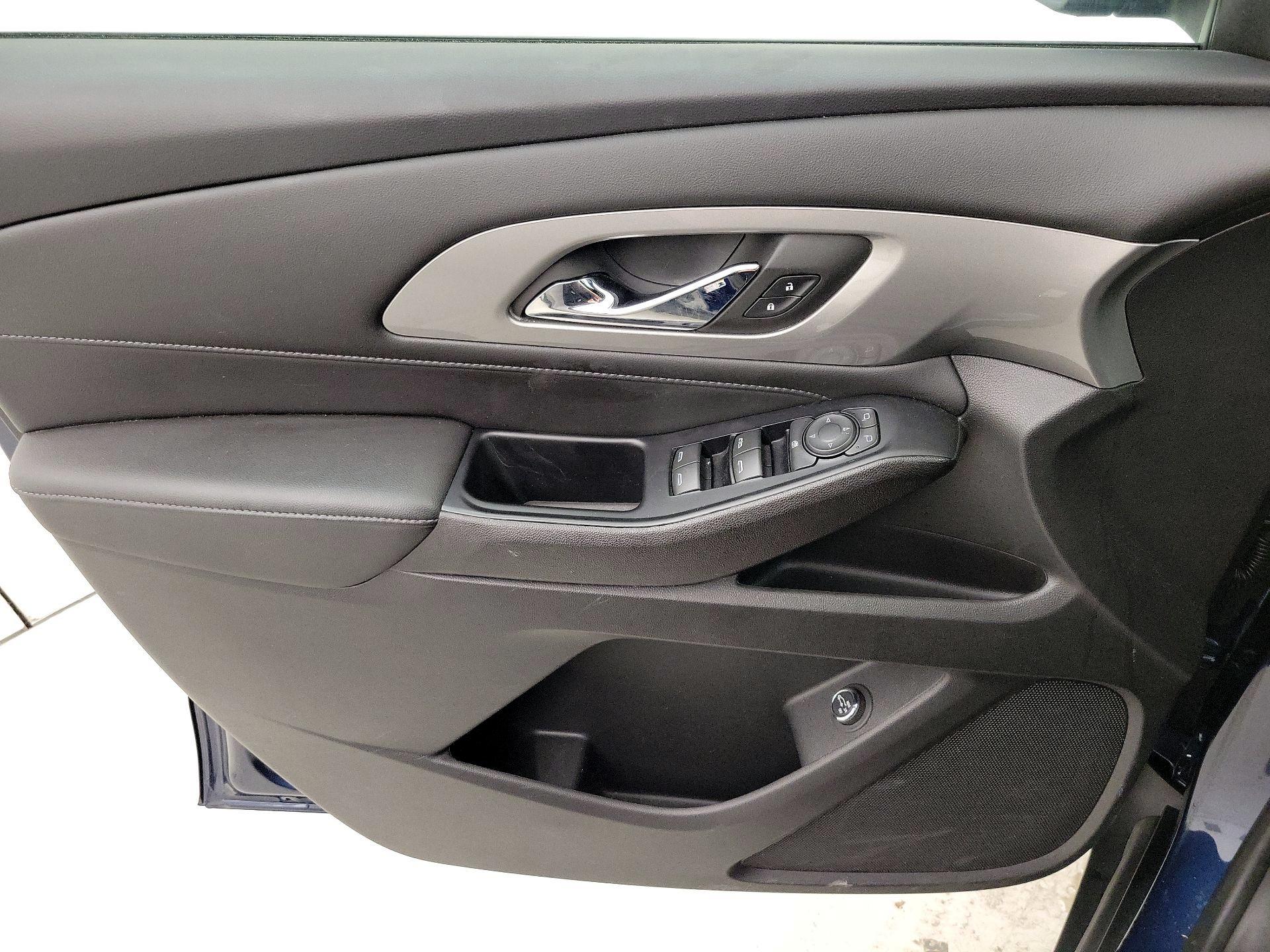 Thumbnail: 2023 Chevrolet Traverse - 12