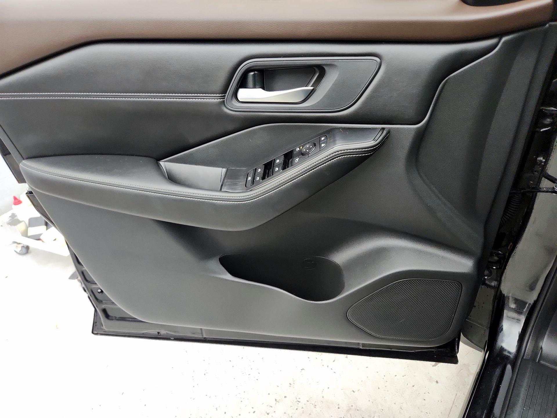 Thumbnail: 2023 Nissan Rogue - 12