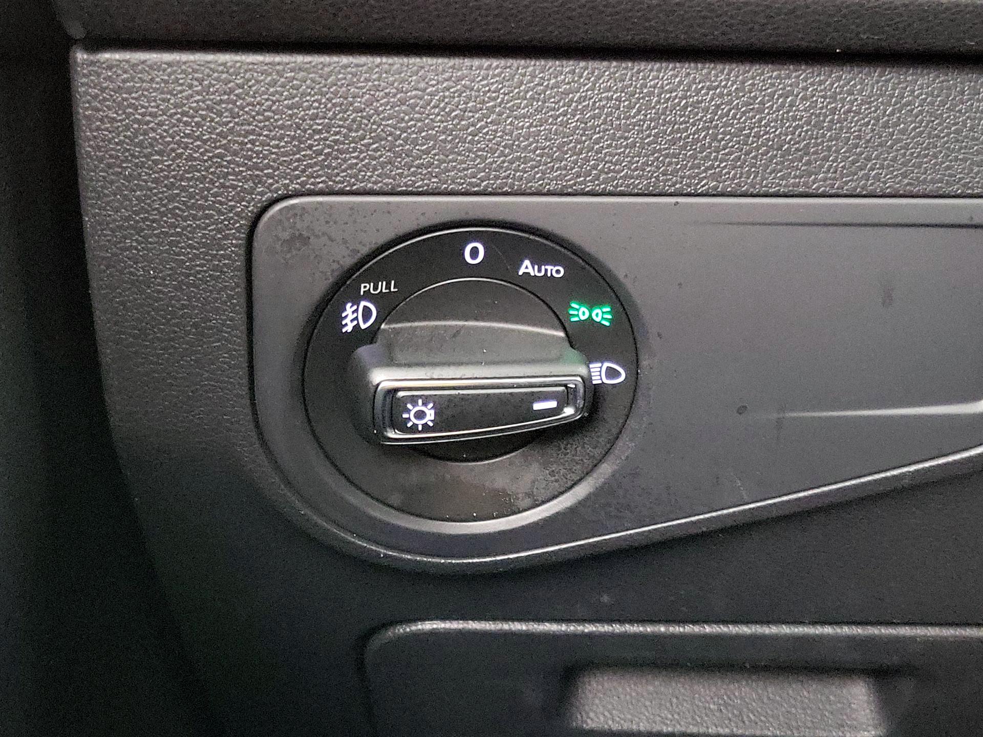 Thumbnail: 2020 Volkswagen Tiguan - 13