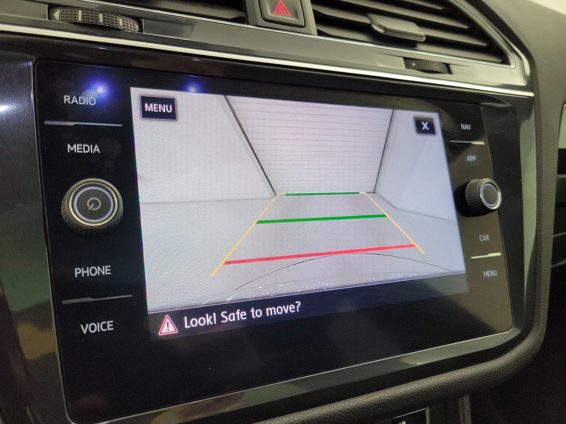 Thumbnail: 2020 Volkswagen Tiguan - 15