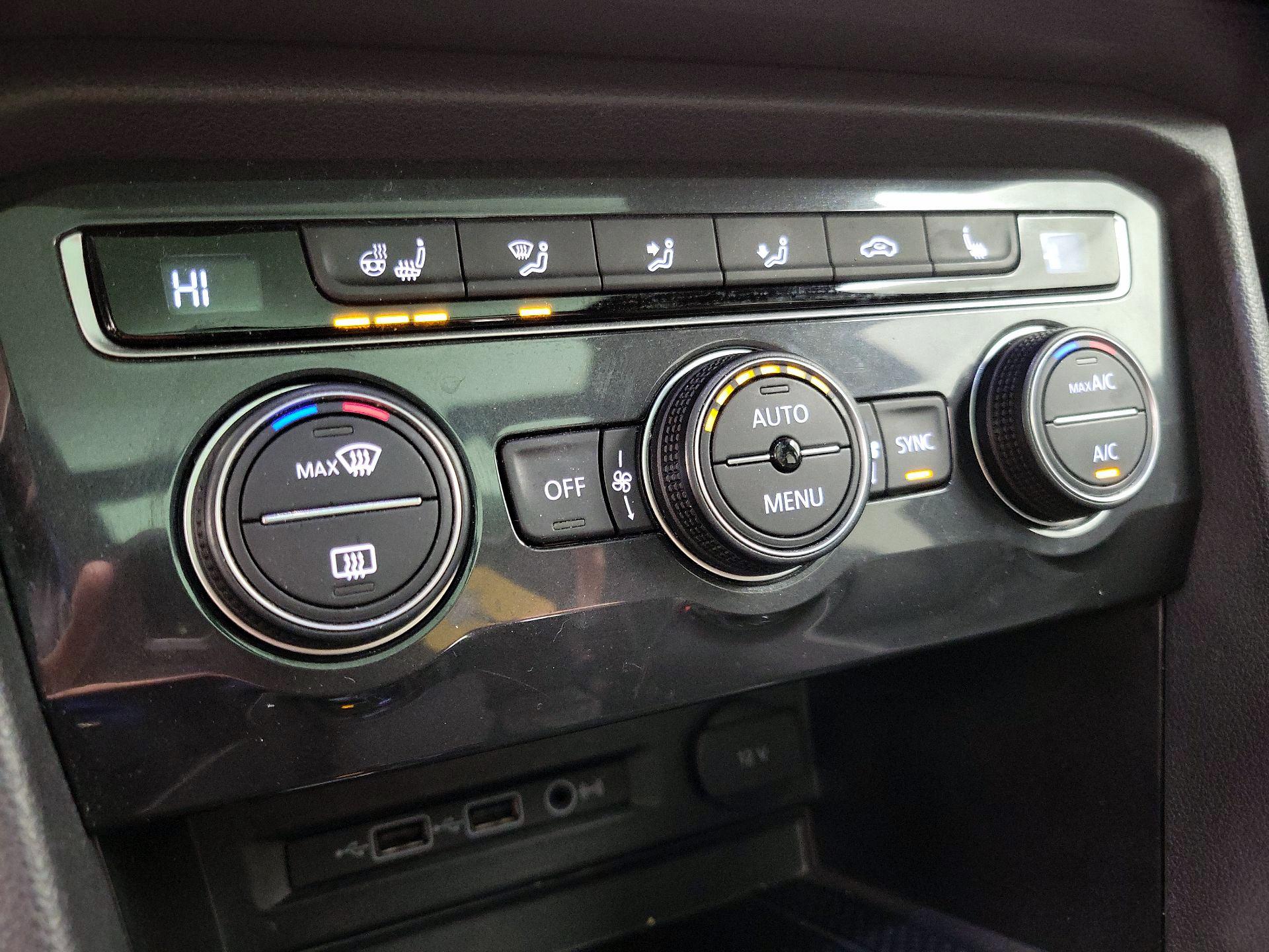 Thumbnail: 2020 Volkswagen Tiguan - 17