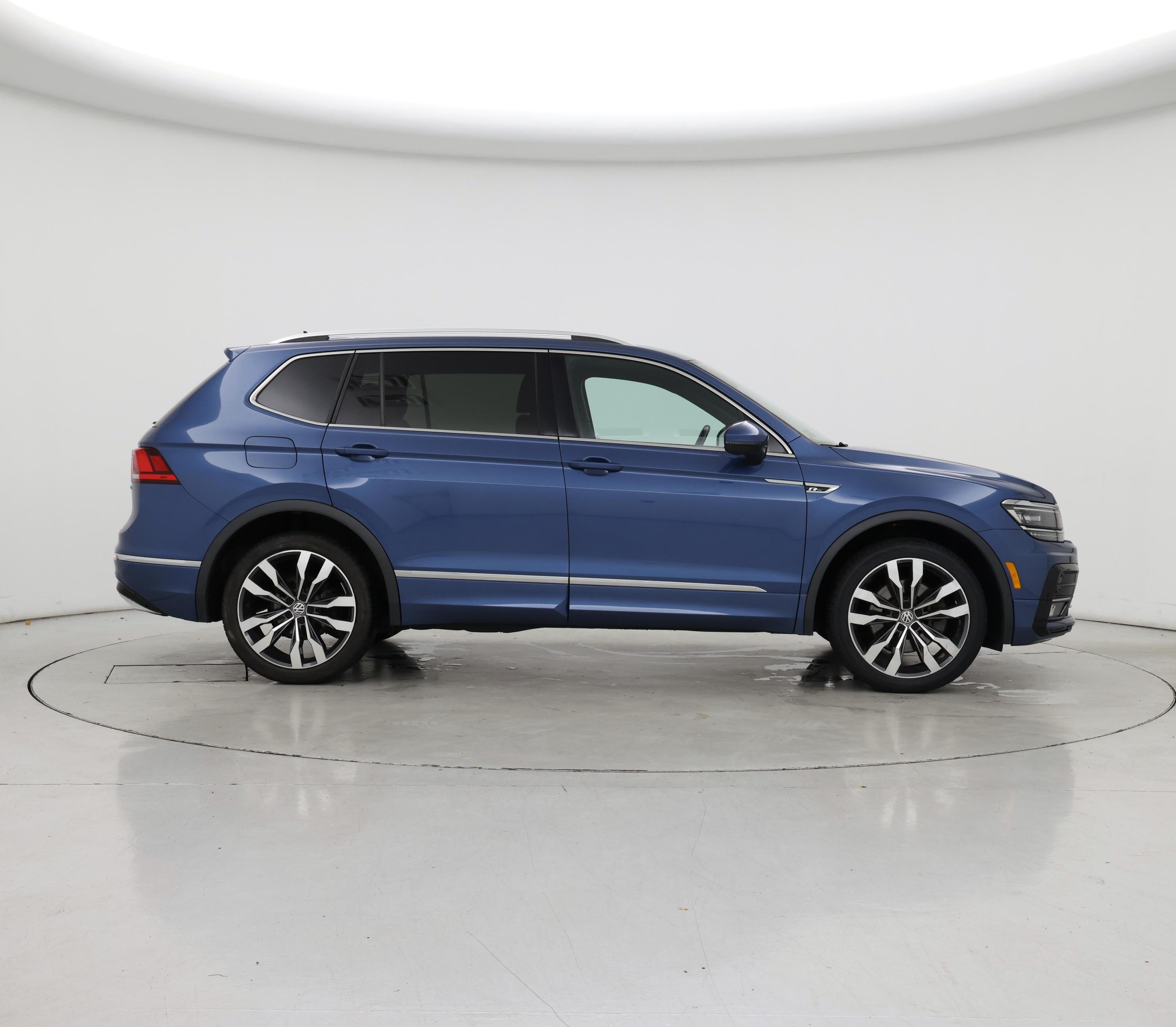 Thumbnail: 2020 Volkswagen Tiguan - 7