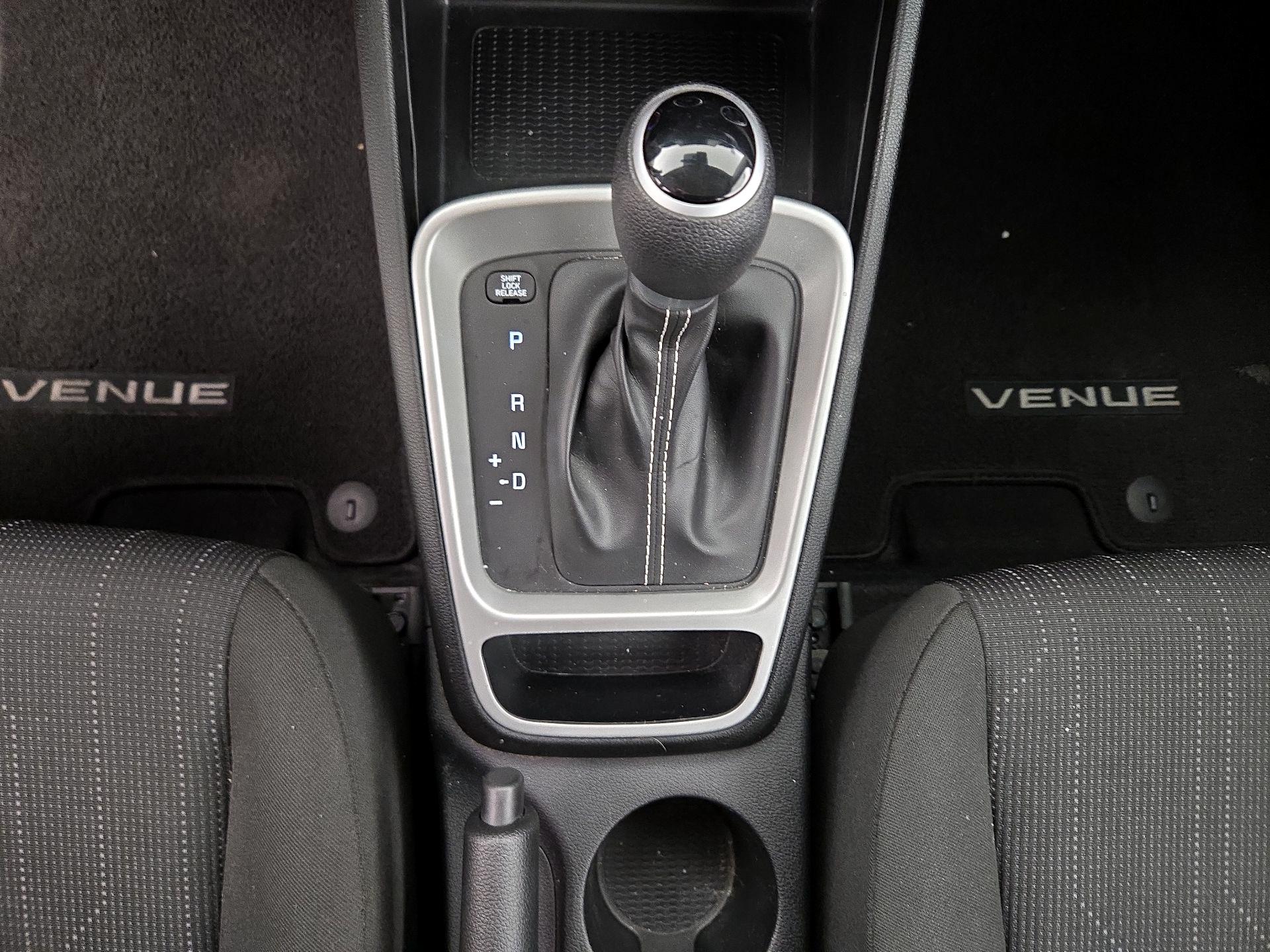 Thumbnail: 2022 Hyundai Venue - 17