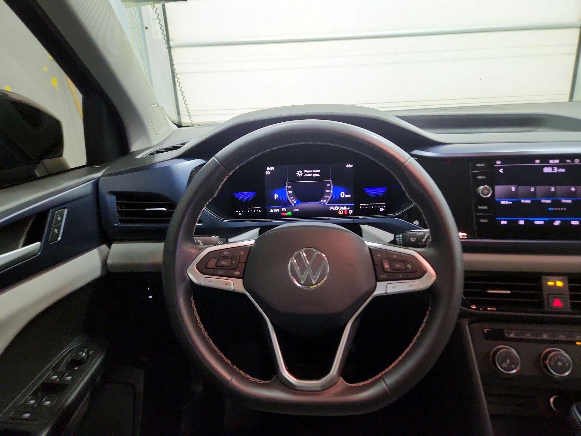 Thumbnail: 2022 Volkswagen Taos - 10