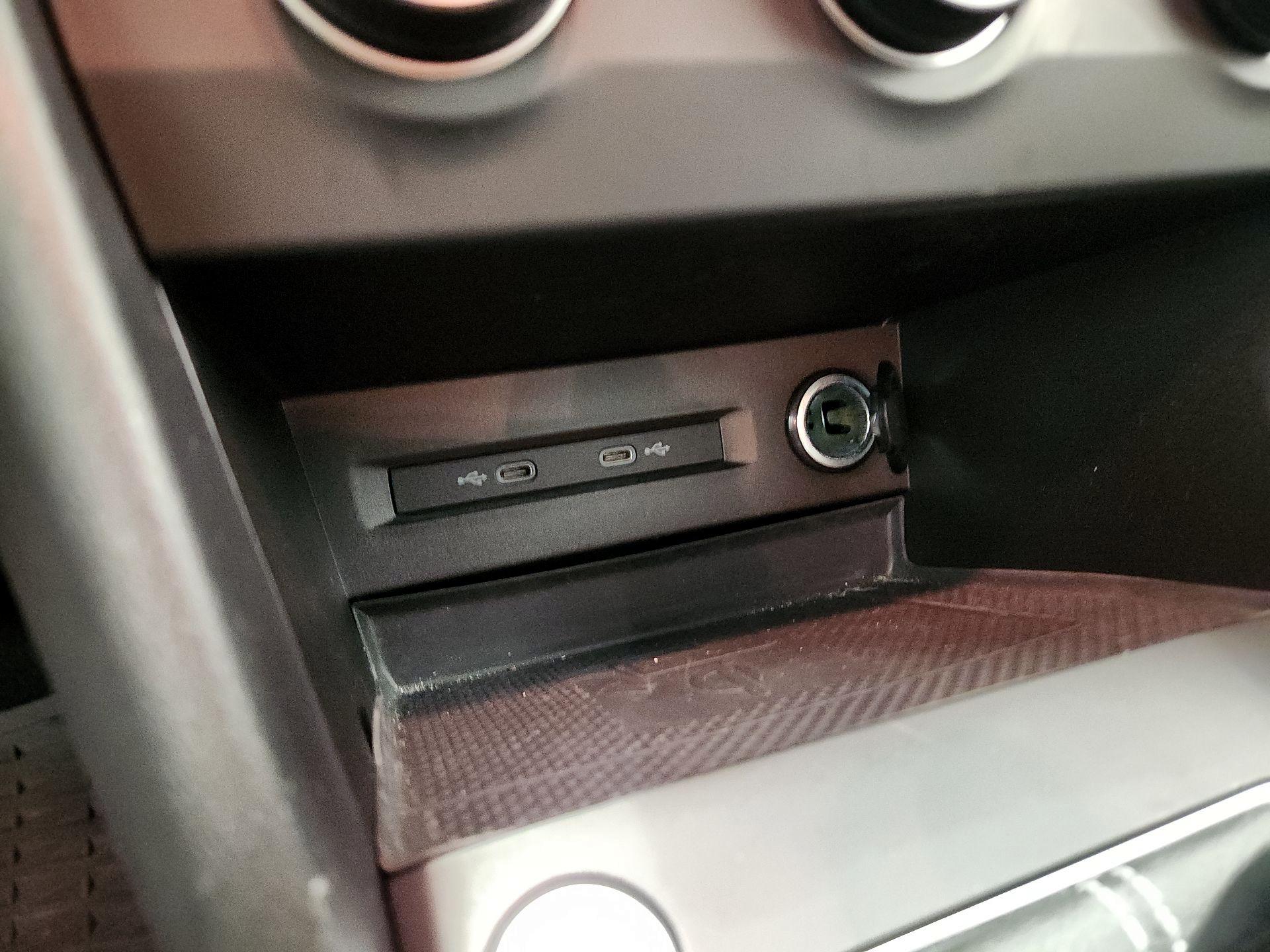 Thumbnail: 2022 Volkswagen Taos - 18