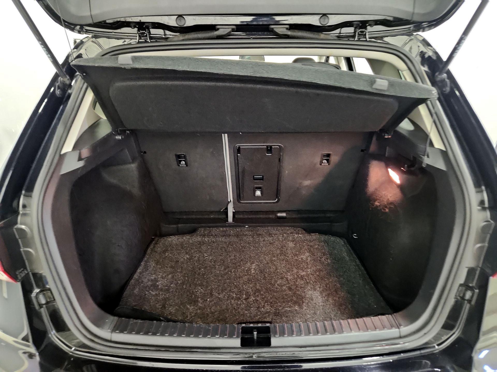 Thumbnail: 2022 Volkswagen Taos - 20