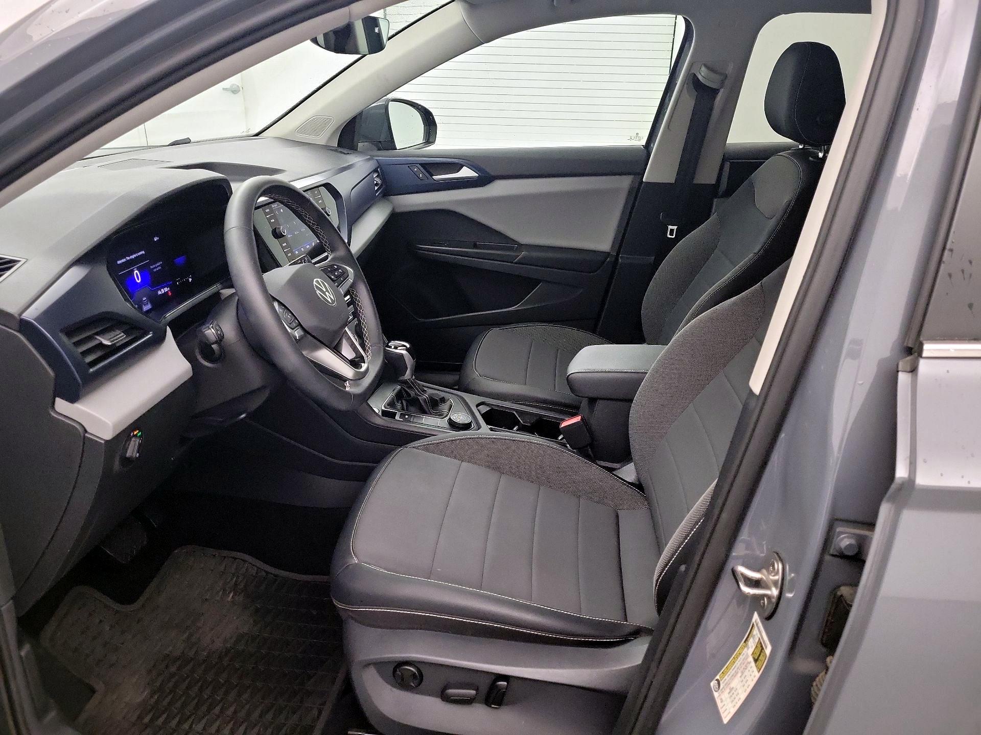 Thumbnail: 2022 Volkswagen Taos - 11