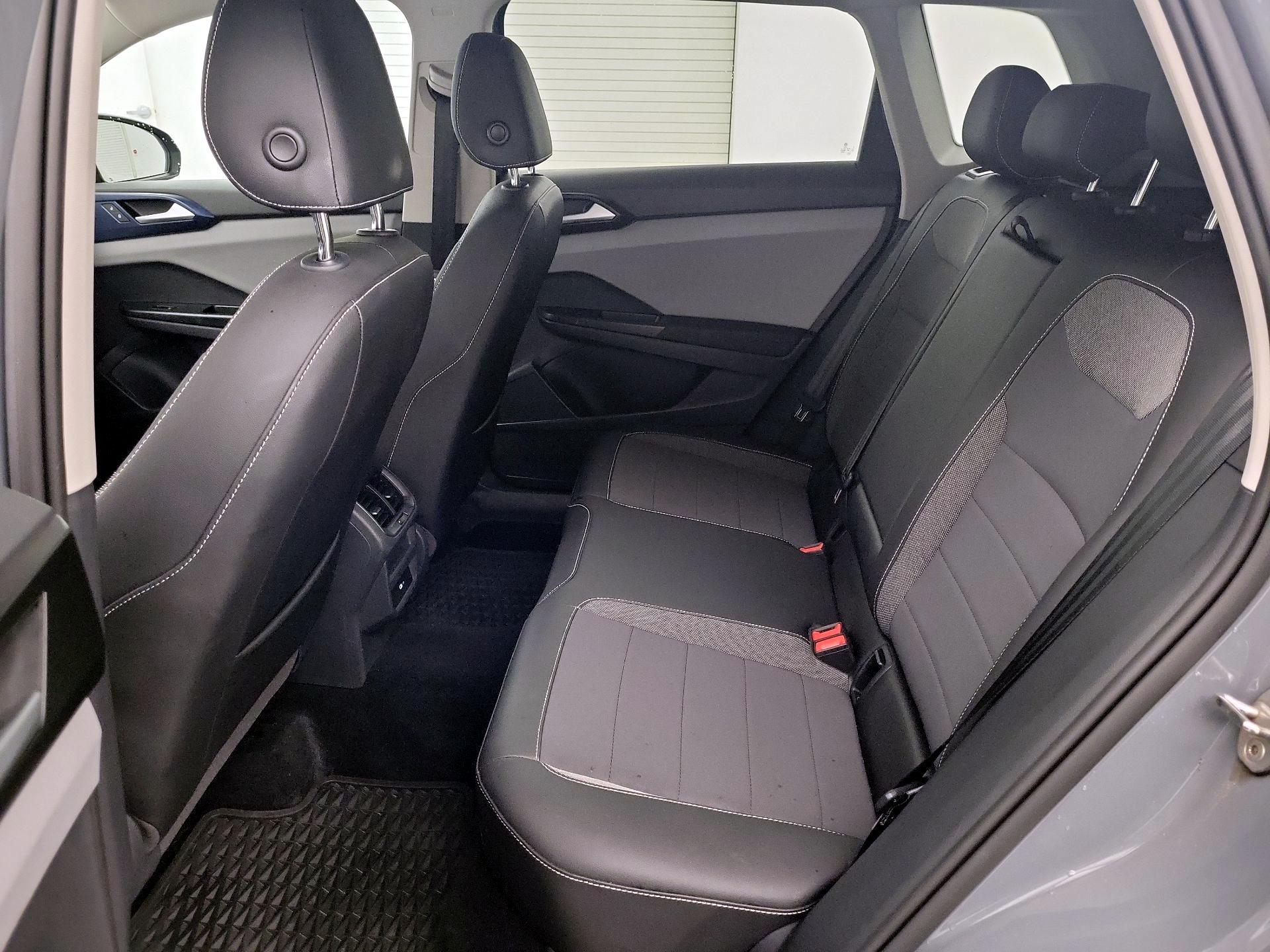 Thumbnail: 2022 Volkswagen Taos - 18