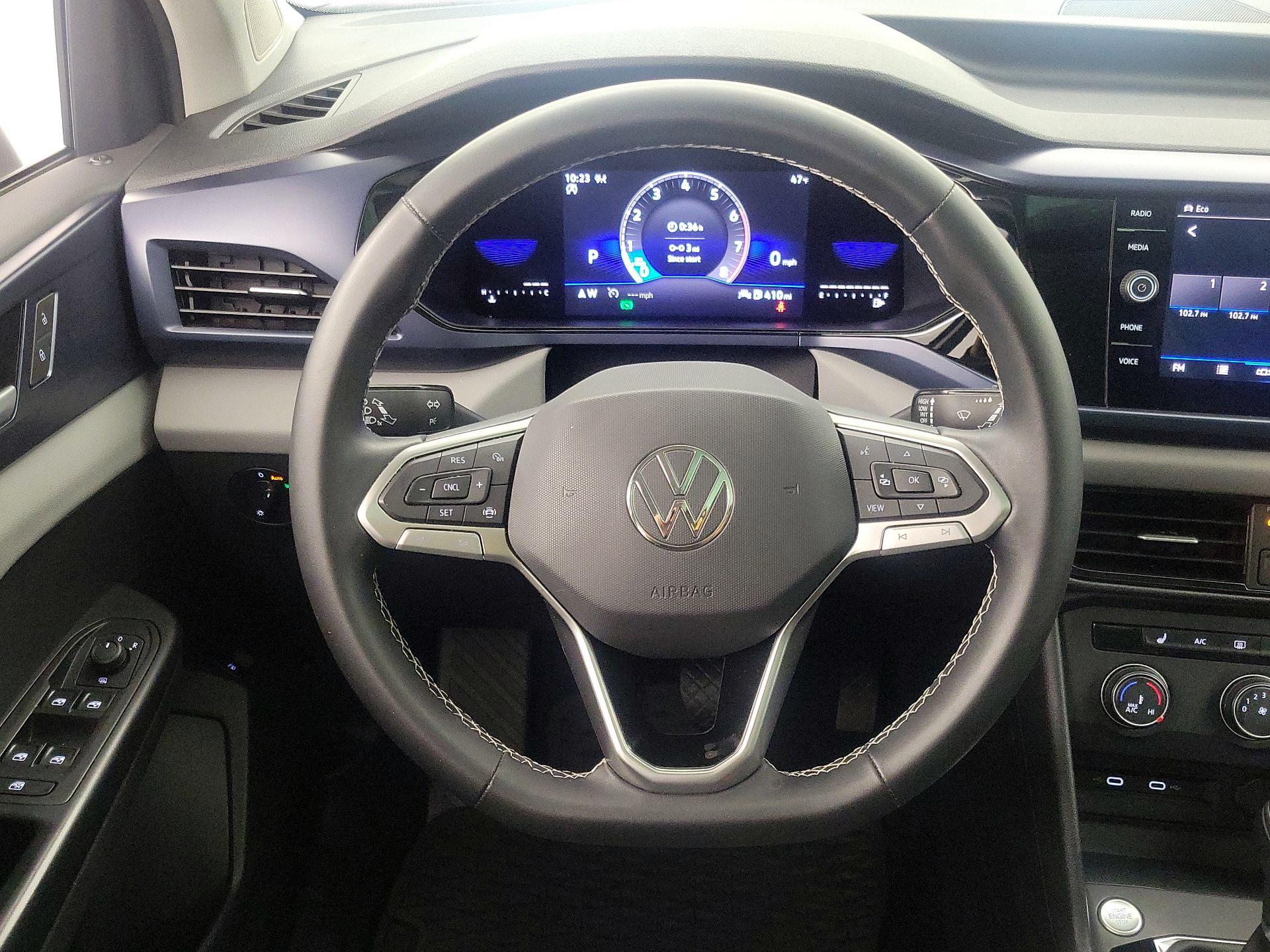 Thumbnail: 2022 Volkswagen Taos - 10