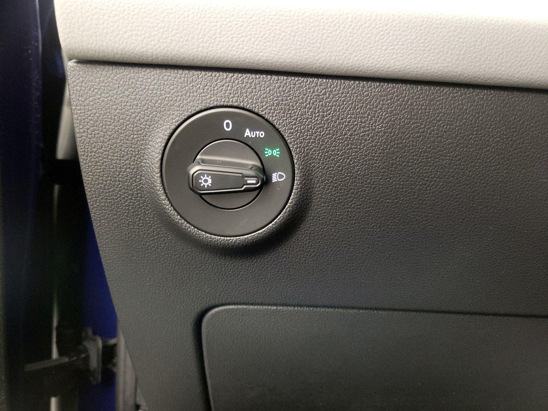 Thumbnail: 2022 Volkswagen Taos - 13