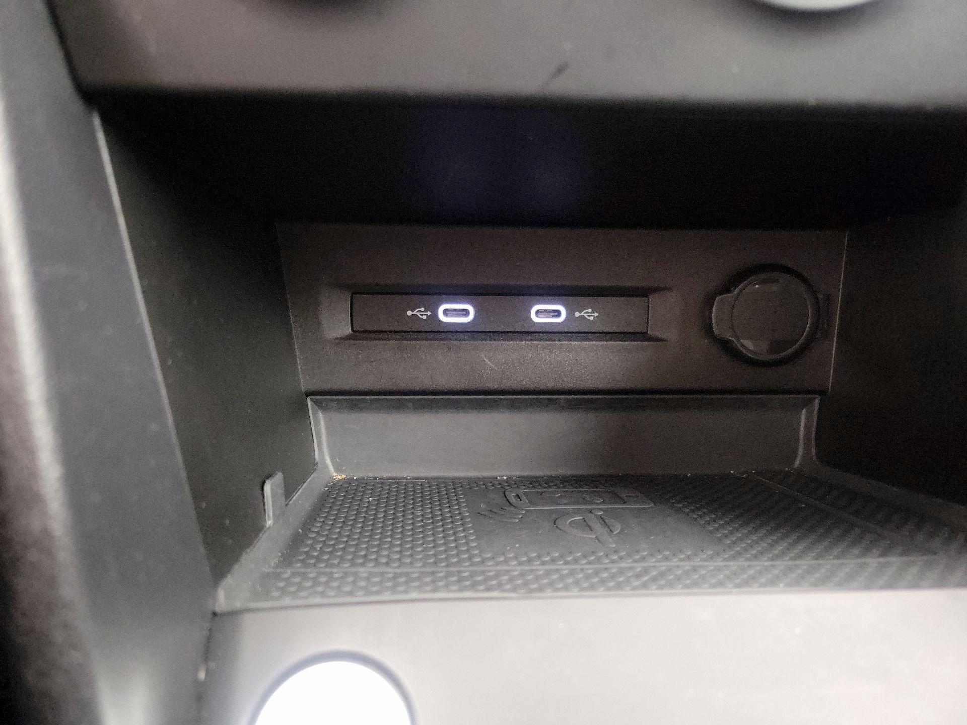 Thumbnail: 2022 Volkswagen Taos - 18