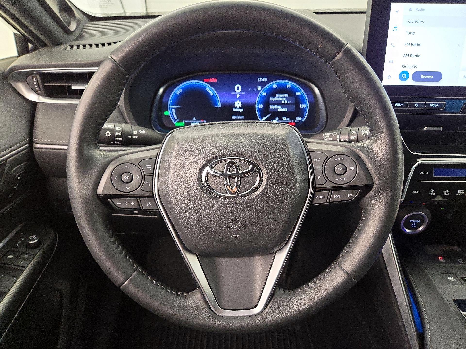 Thumbnail: 2023 Toyota Venza - 10